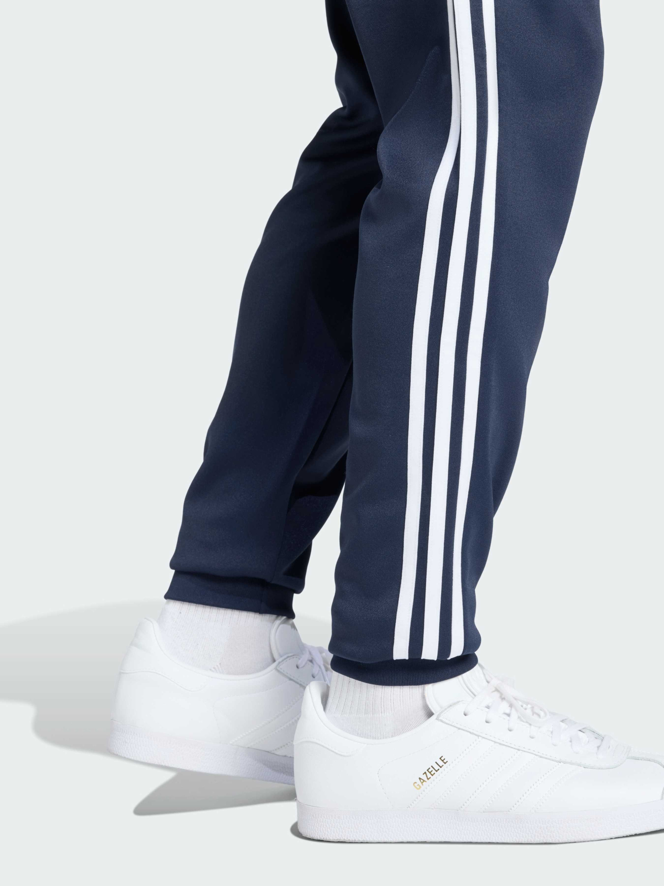 Джоггеры Adidas Adicolor модель KE3516 Джоггеры Adidas Adicolor модель KE3516 Фото