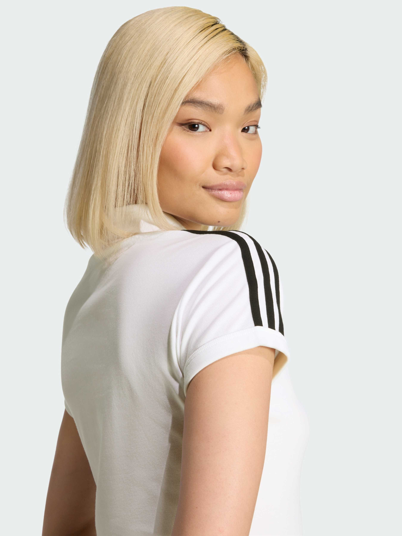 Футболка Adidas Adicolor модель KD3697 Футболка Adidas Adicolor модель KD3697 Фото