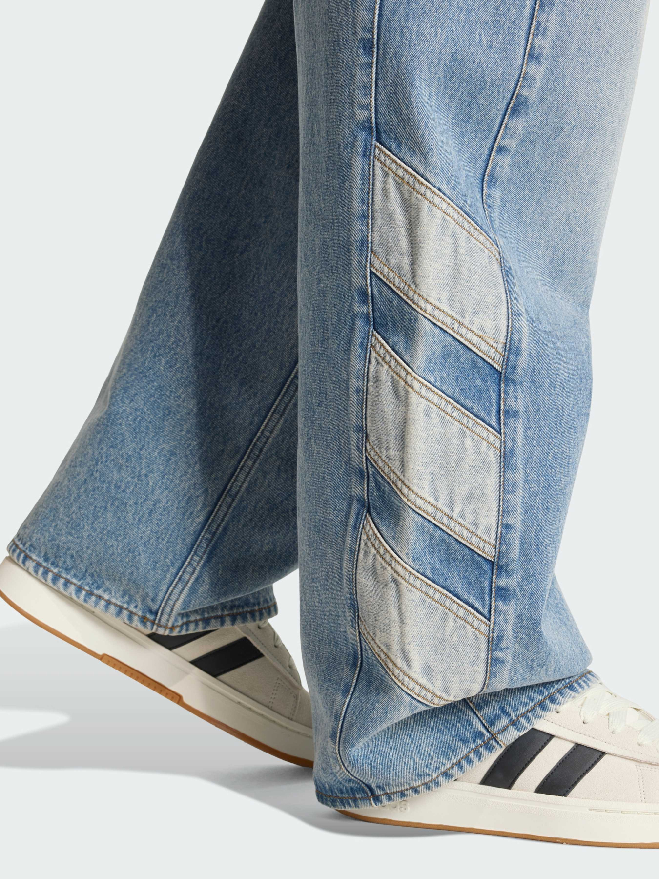 Широкие джинсы Adidas модель KE0112 Широкие джинсы Adidas модель KE0112 Фото