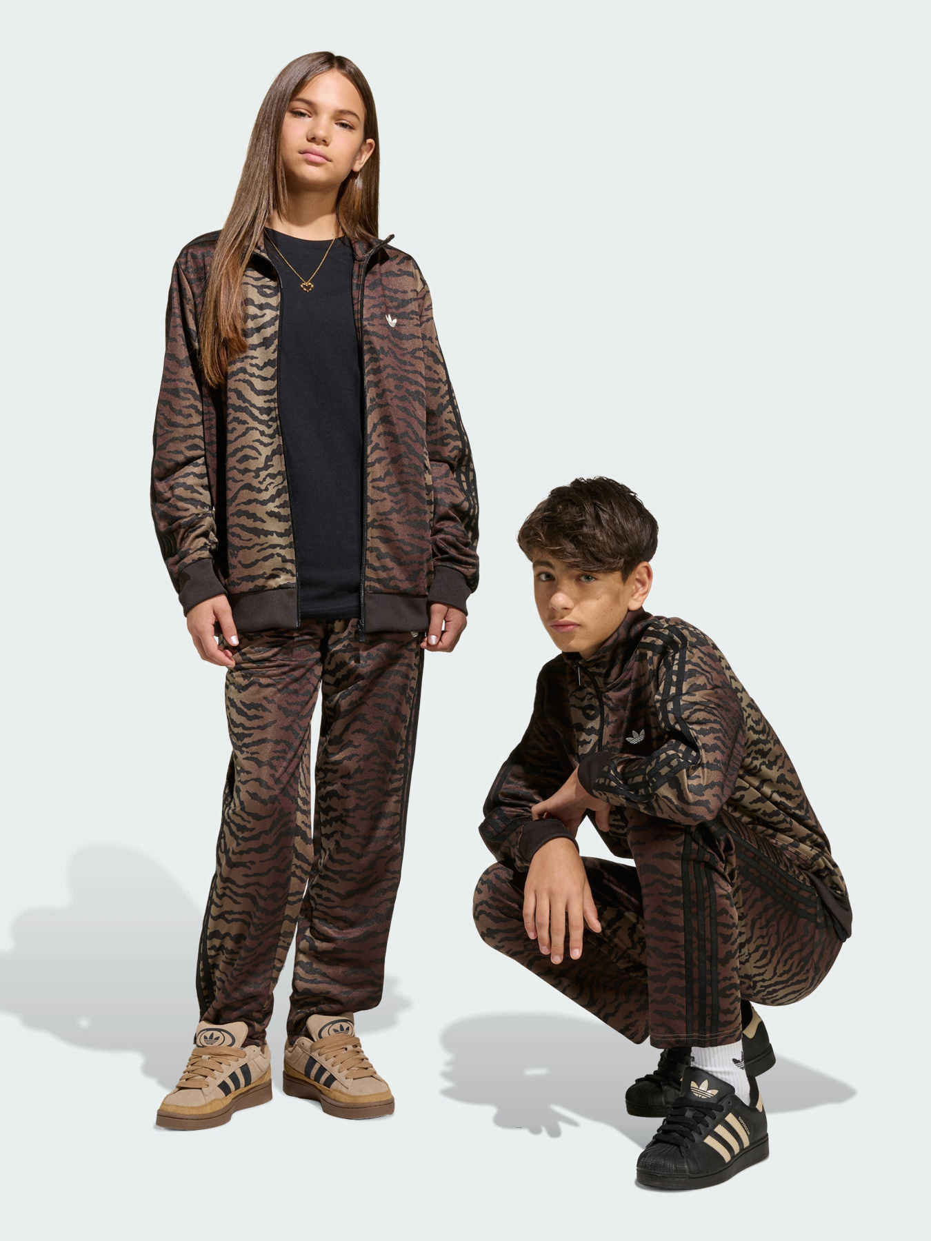 Брюки повседневные Adidas Graphics модель KD3200 Фото