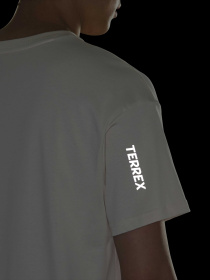 Спортивна футболка Adidas модель KE7078 Спортивна футболка Adidas модель KE7078 Фото