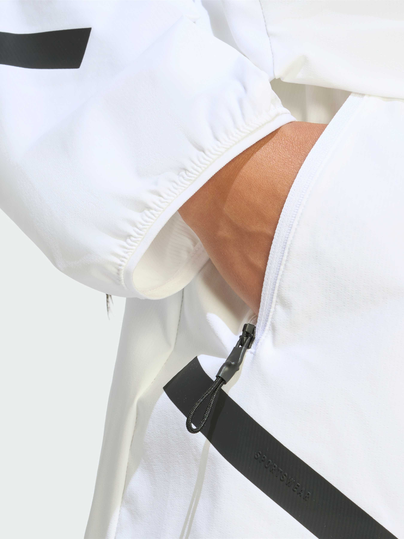 Повседневные шорты Adidas ZNE модель KG8538 Фото