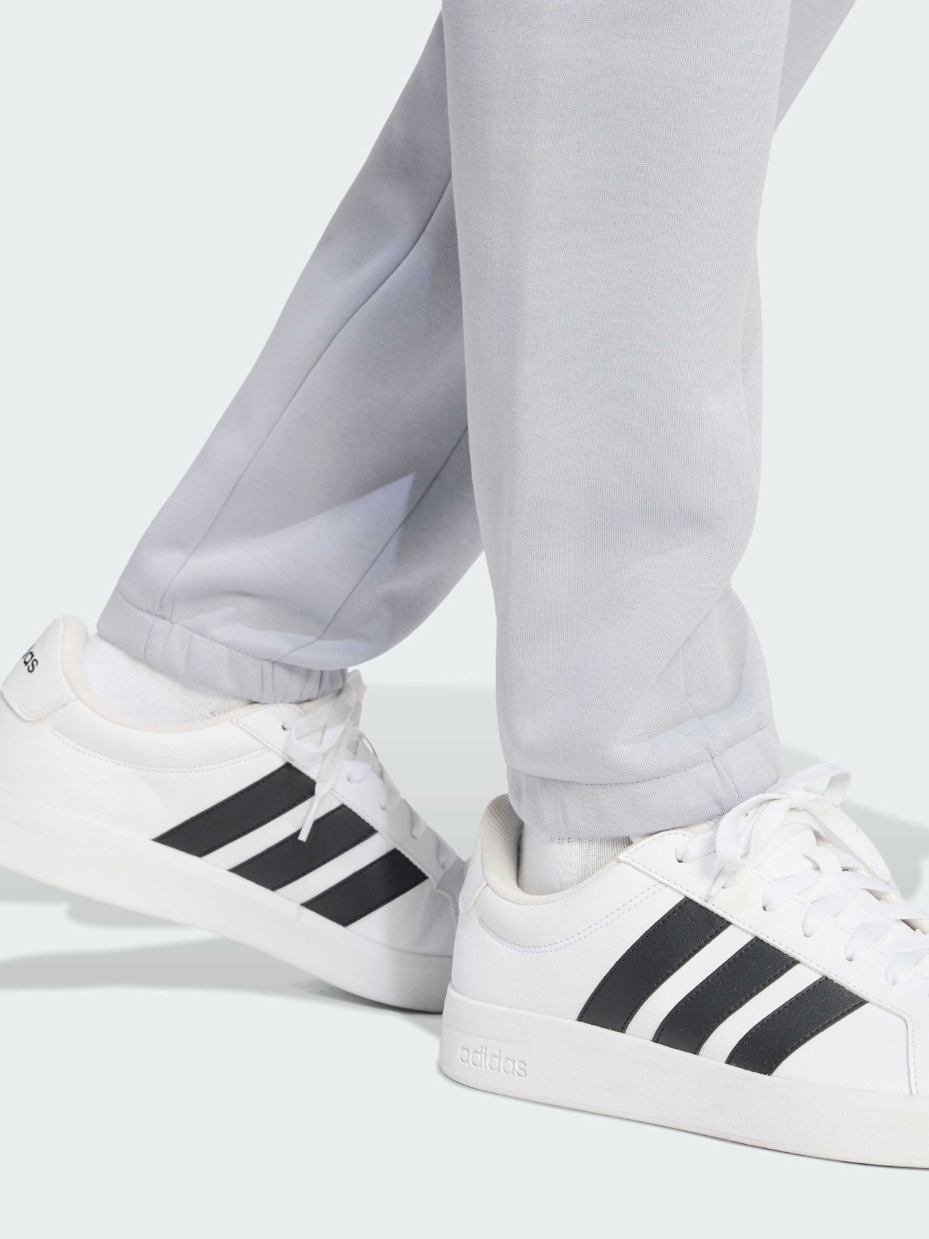 Спортивные брюки Future Icons Small Logo модель KD7645 Фото