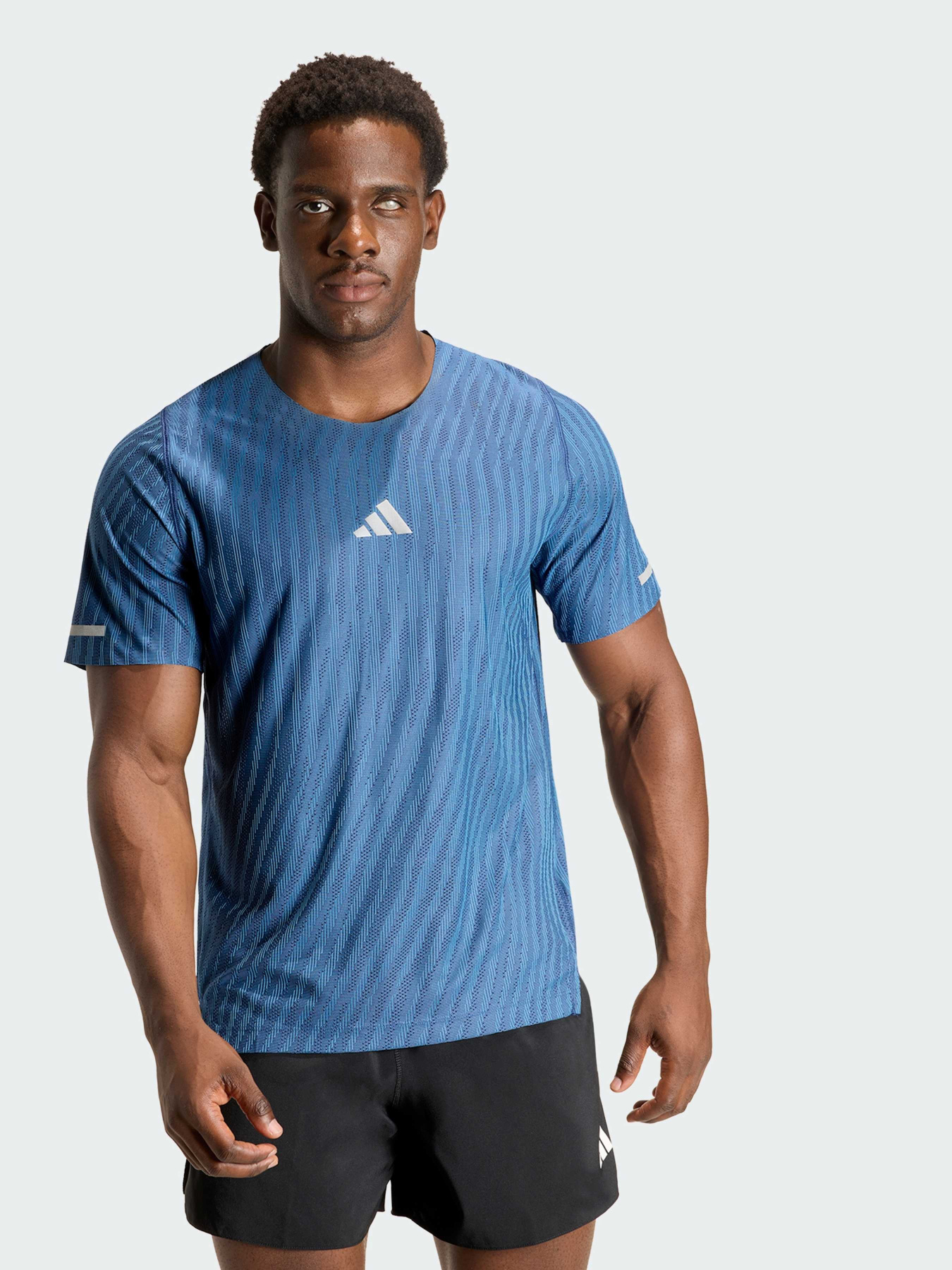 Спортивная футболка Adidas модель JY9744 Спортивная футболка Adidas модель JY9744 Фото