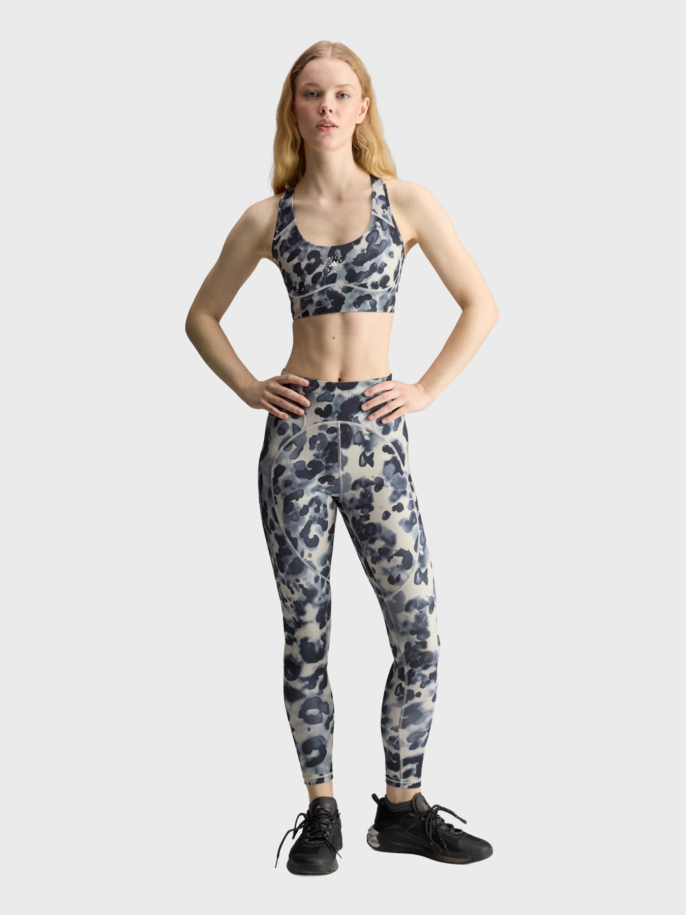 Топ спортивний Adidas модель JY8168 Фото