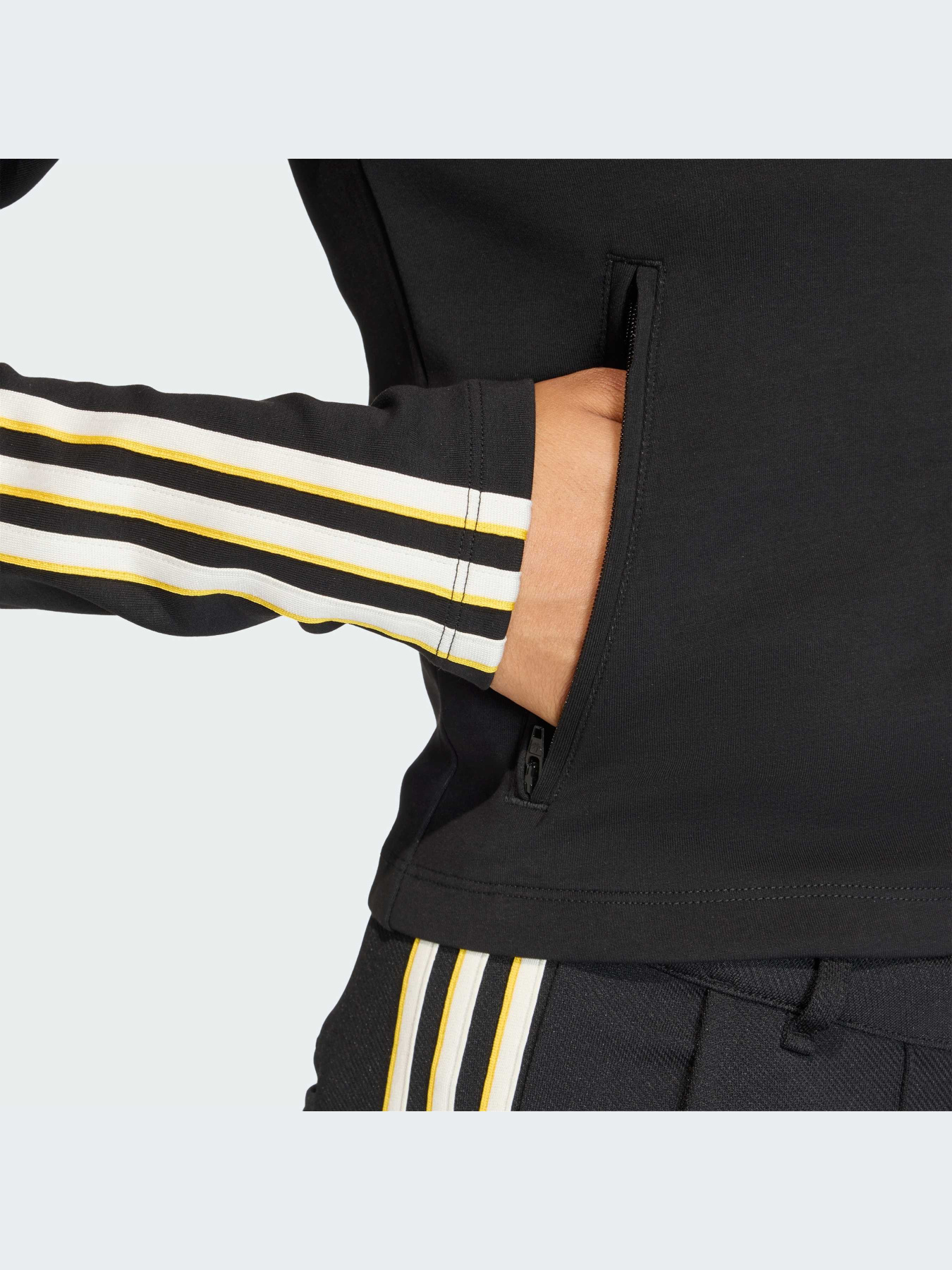 Худи и свитшоты Adidas модель KC9097-KZ Худи и свитшоты Adidas модель KC9097-KZ Фото