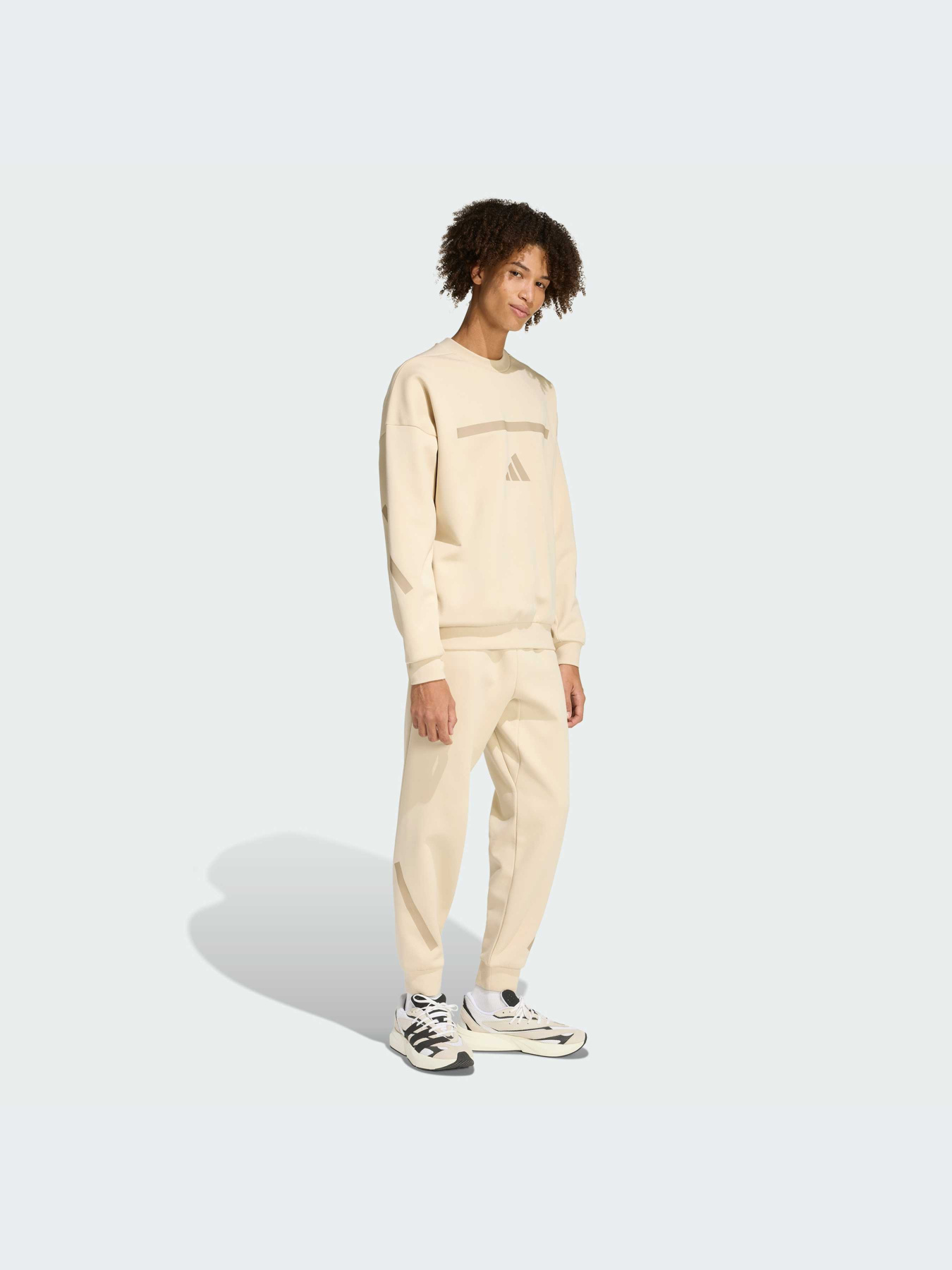 Худи и свитшоты Adidas ZNE модель KE4705-KZ Худи и свитшоты Adidas ZNE модель KE4705-KZ Фото