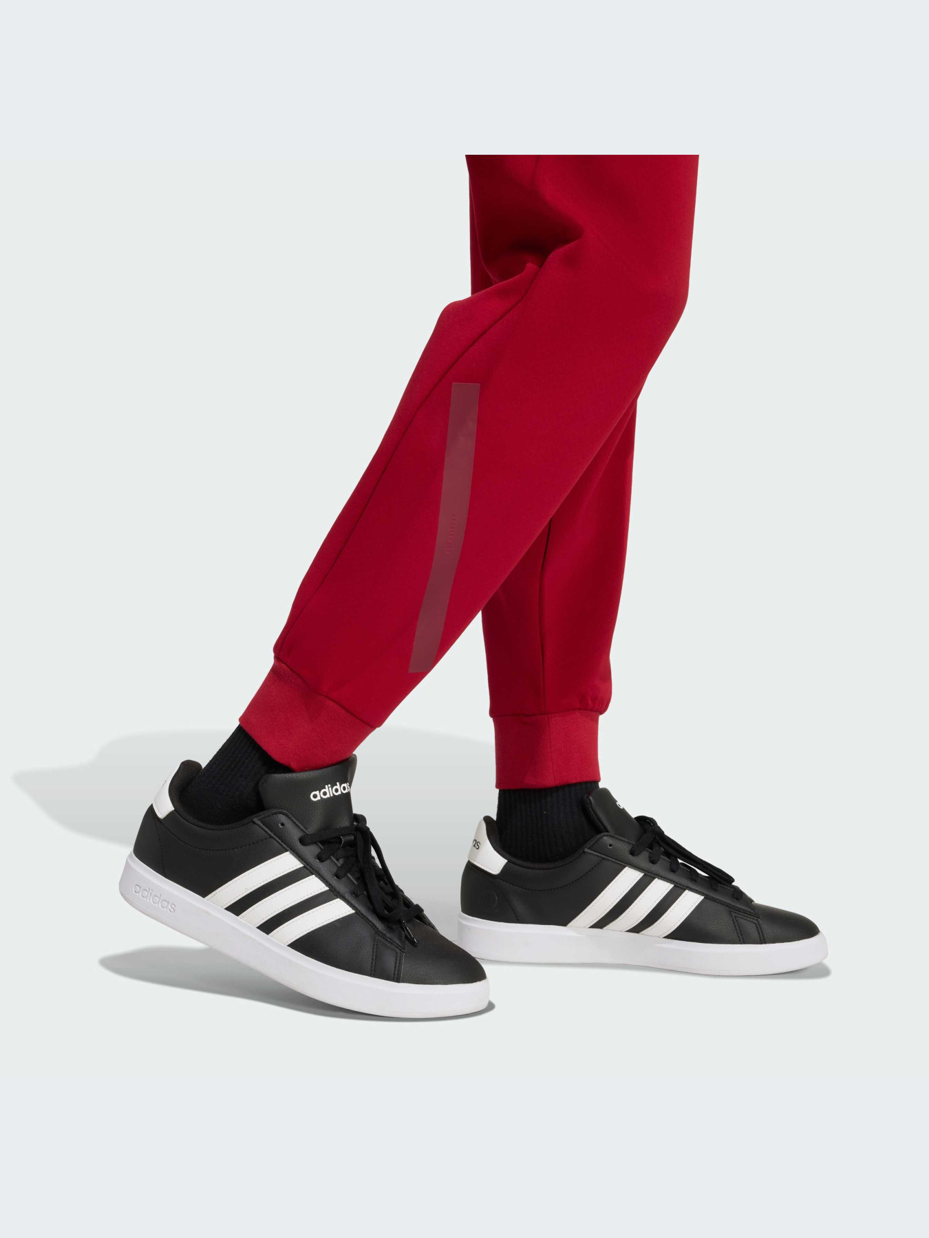 Брюки Adidas ZNE модель KE4685-KZ Брюки Adidas ZNE модель KE4685-KZ Фото