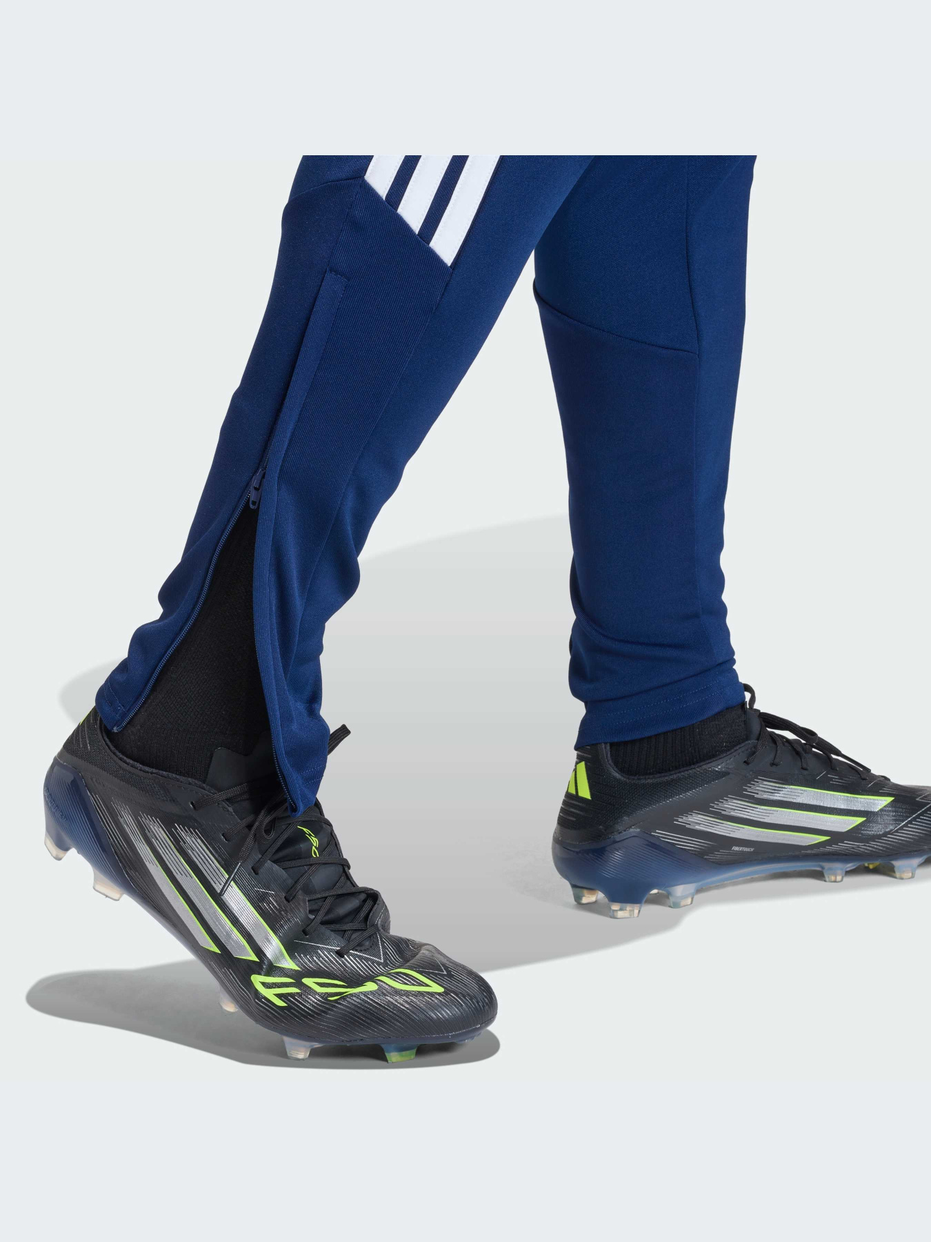 Брюки Adidas Tiro модель JY7229-KZ Брюки Adidas Tiro модель JY7229-KZ Фото