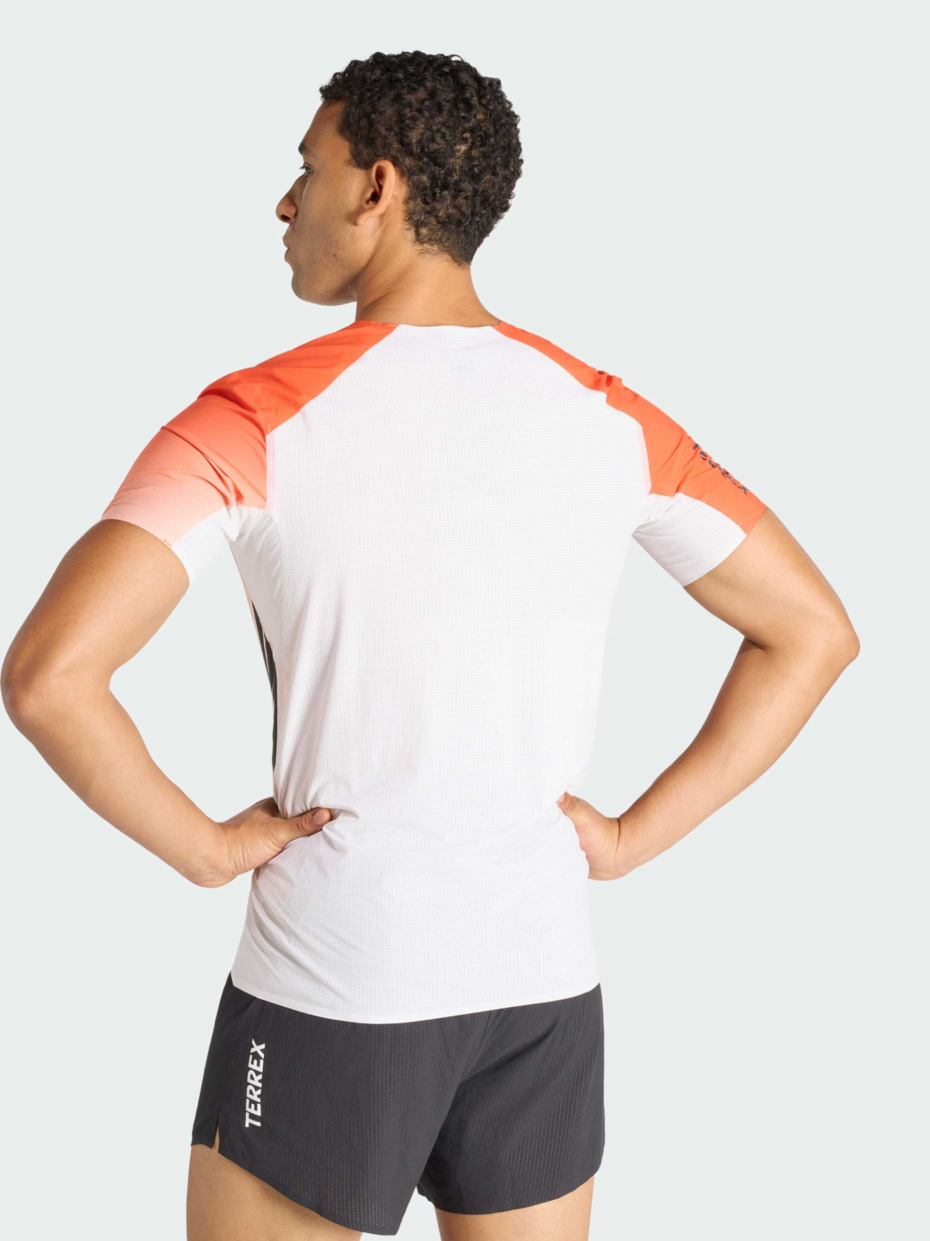 Спортивна футболка Adidas модель JV9036 Спортивна футболка Adidas модель JV9036 Фото