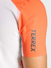 Спортивна футболка Adidas модель JV9036 Спортивна футболка Adidas модель JV9036 Фото