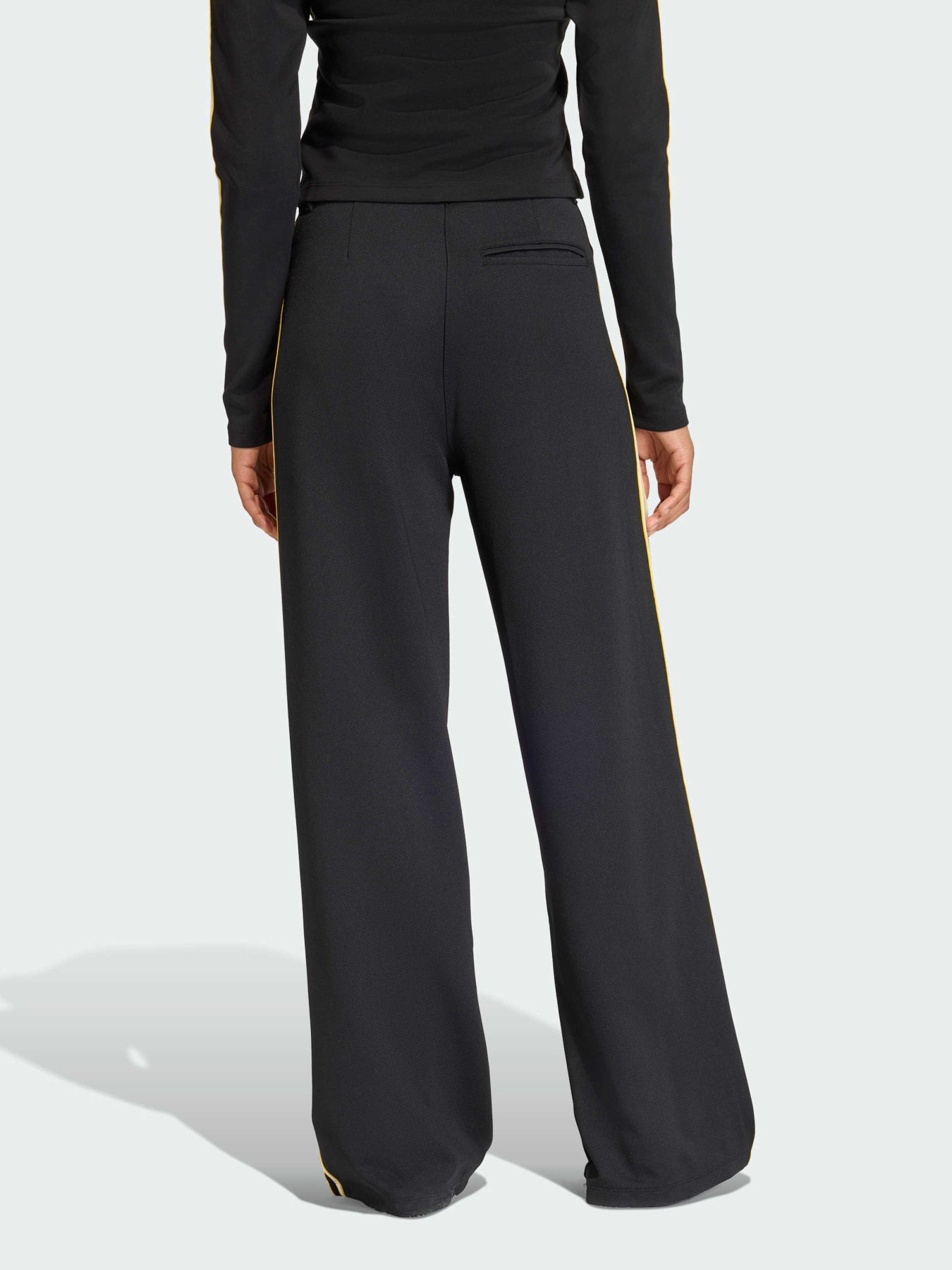 Повседневные штаны Adidas модель KD2963 Повседневные штаны Adidas модель KD2963 Фото