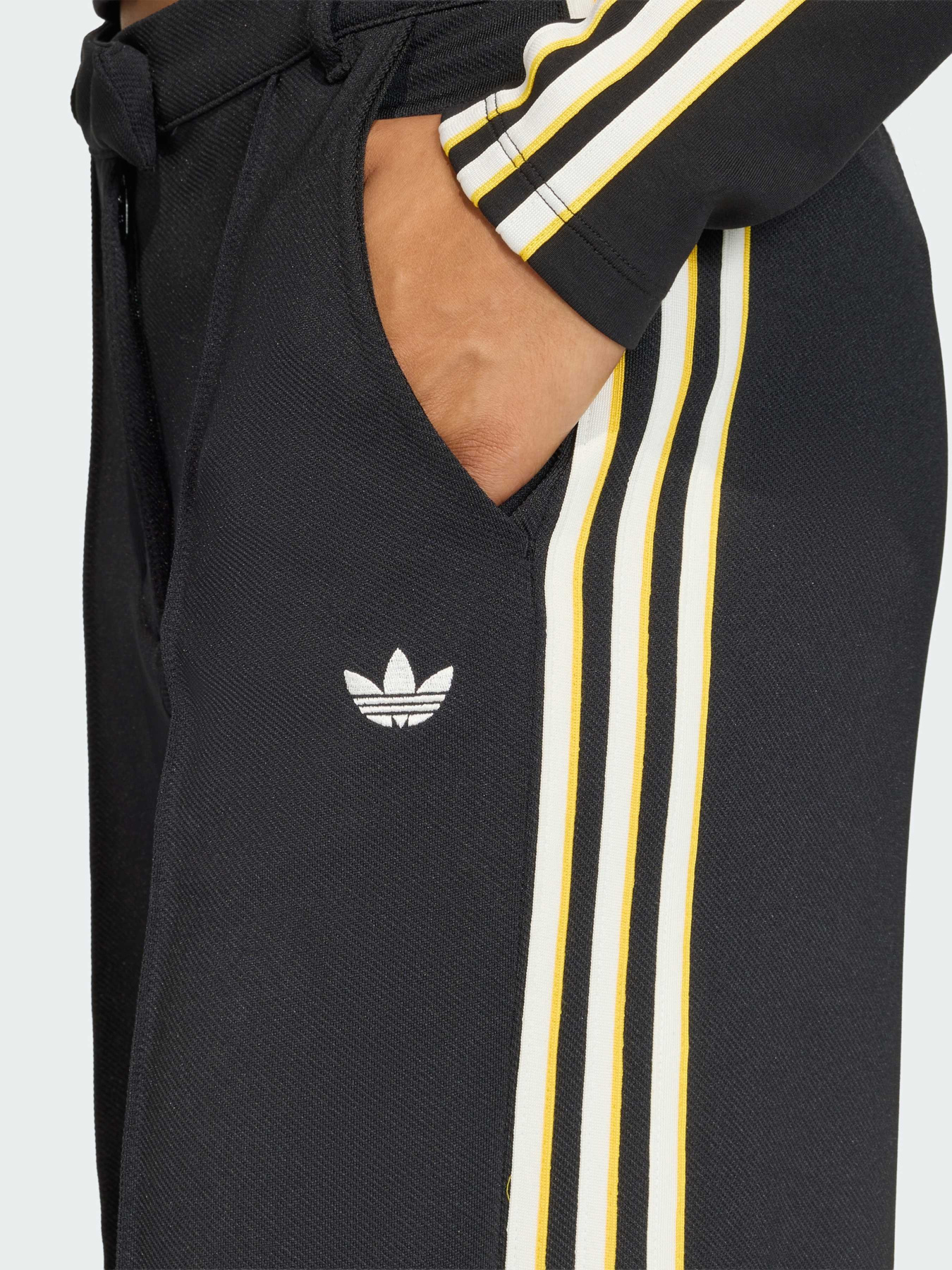 Повседневные штаны Adidas модель KD2963 Повседневные штаны Adidas модель KD2963 Фото