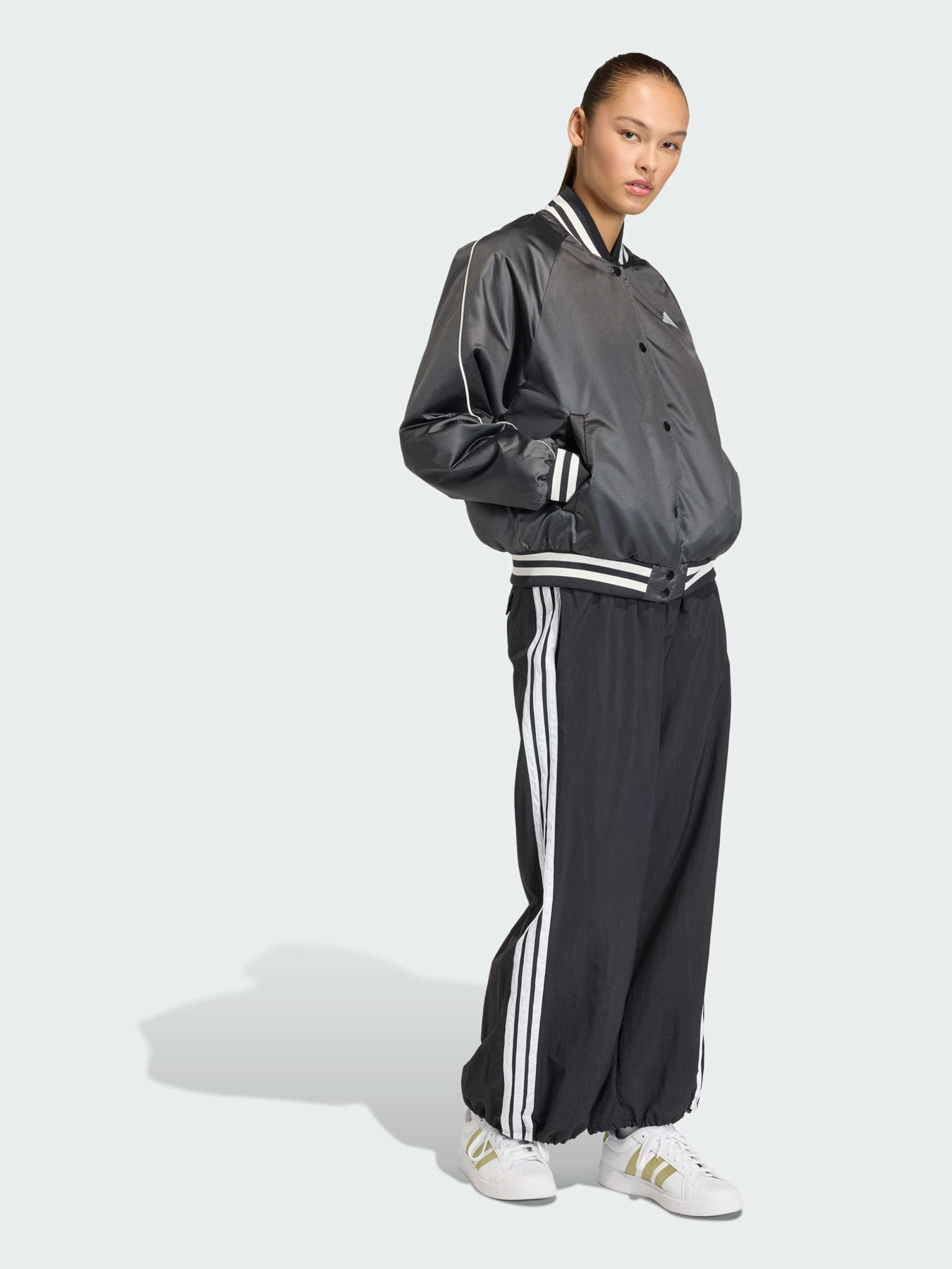 Бомбер Adidas модель JZ6919 Фото