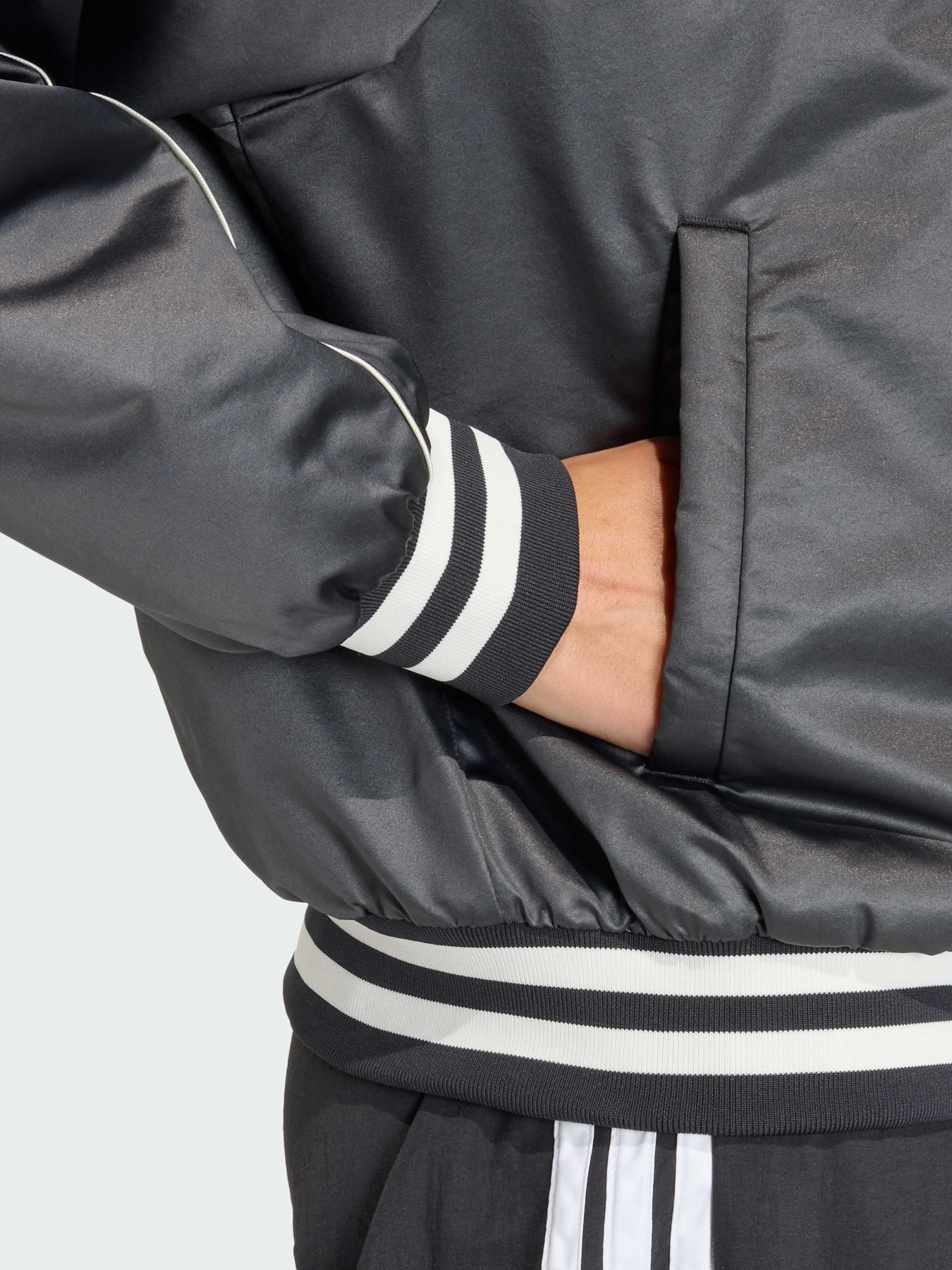 Бомбер Adidas модель JZ6919 Фото