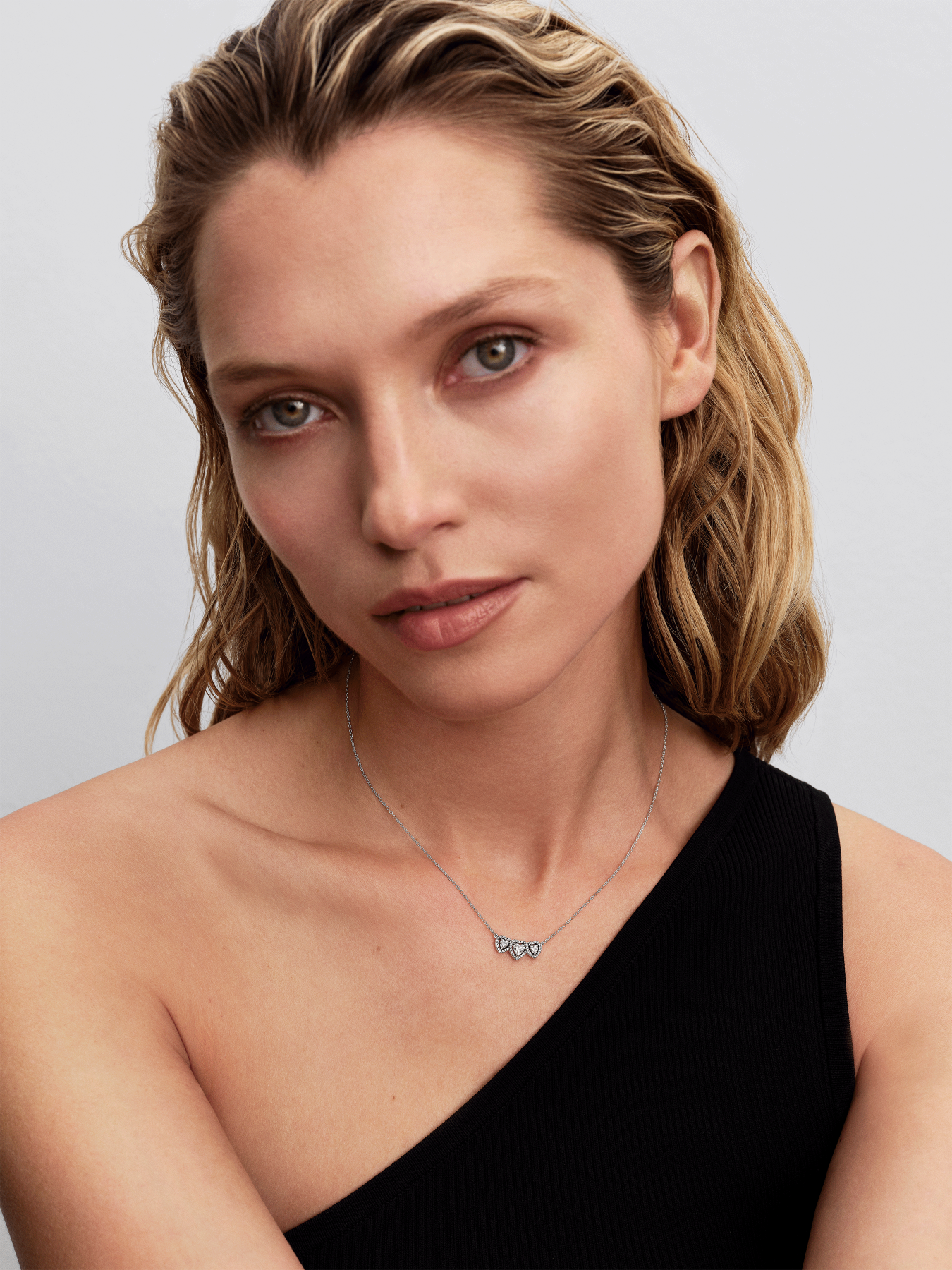 Ожерелье "Трилогия сердец с ореолом" модель 394412C01 Фото