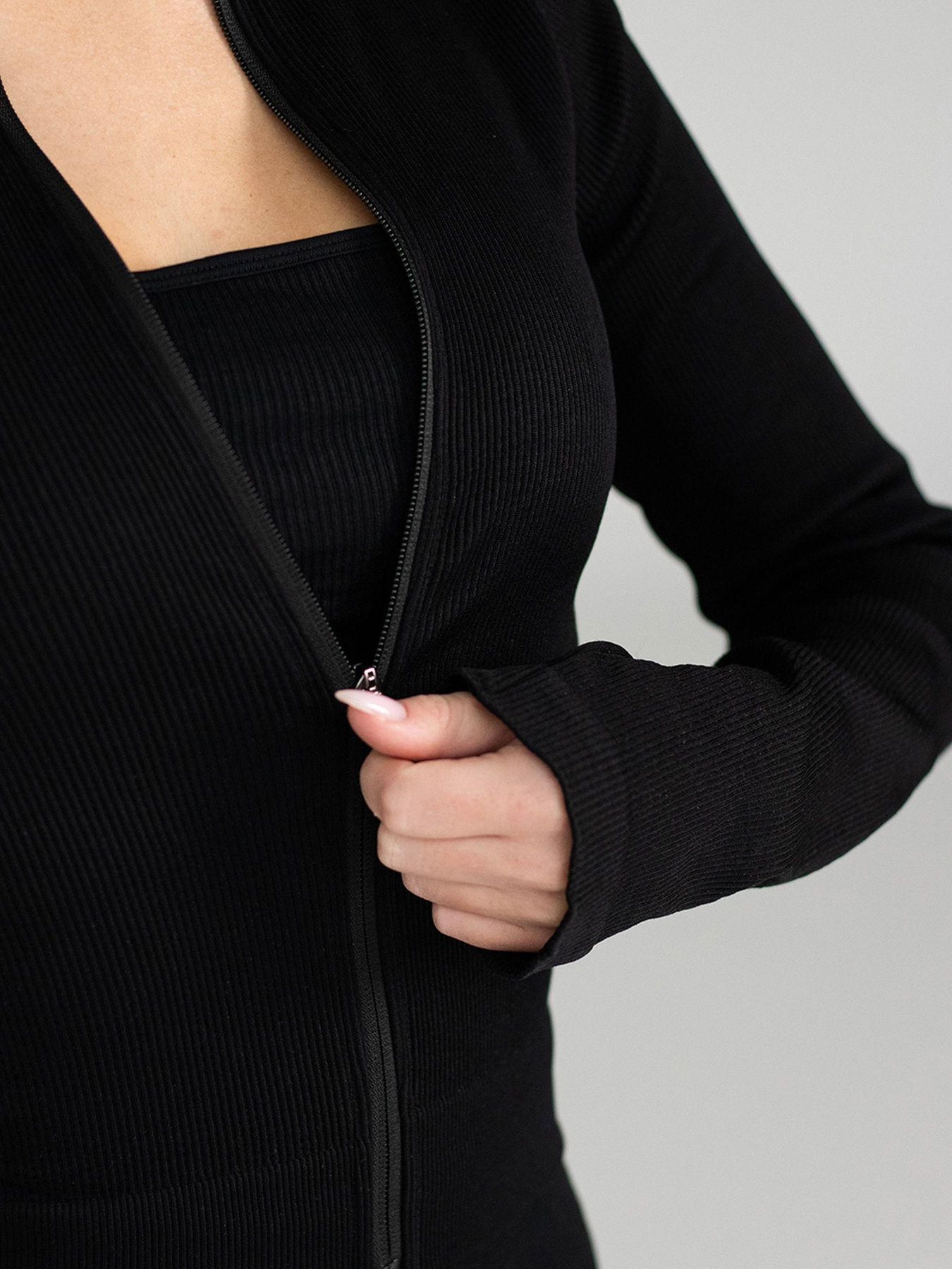 Giulia Женский лонгслив на молнии в рубчик Flex longsleeve "Bare" L96 модель UP-00003333 Giulia Женский лонгслив на молнии в рубчик Flex longsleeve "Bare" L96 модель UP-00003333 Фото