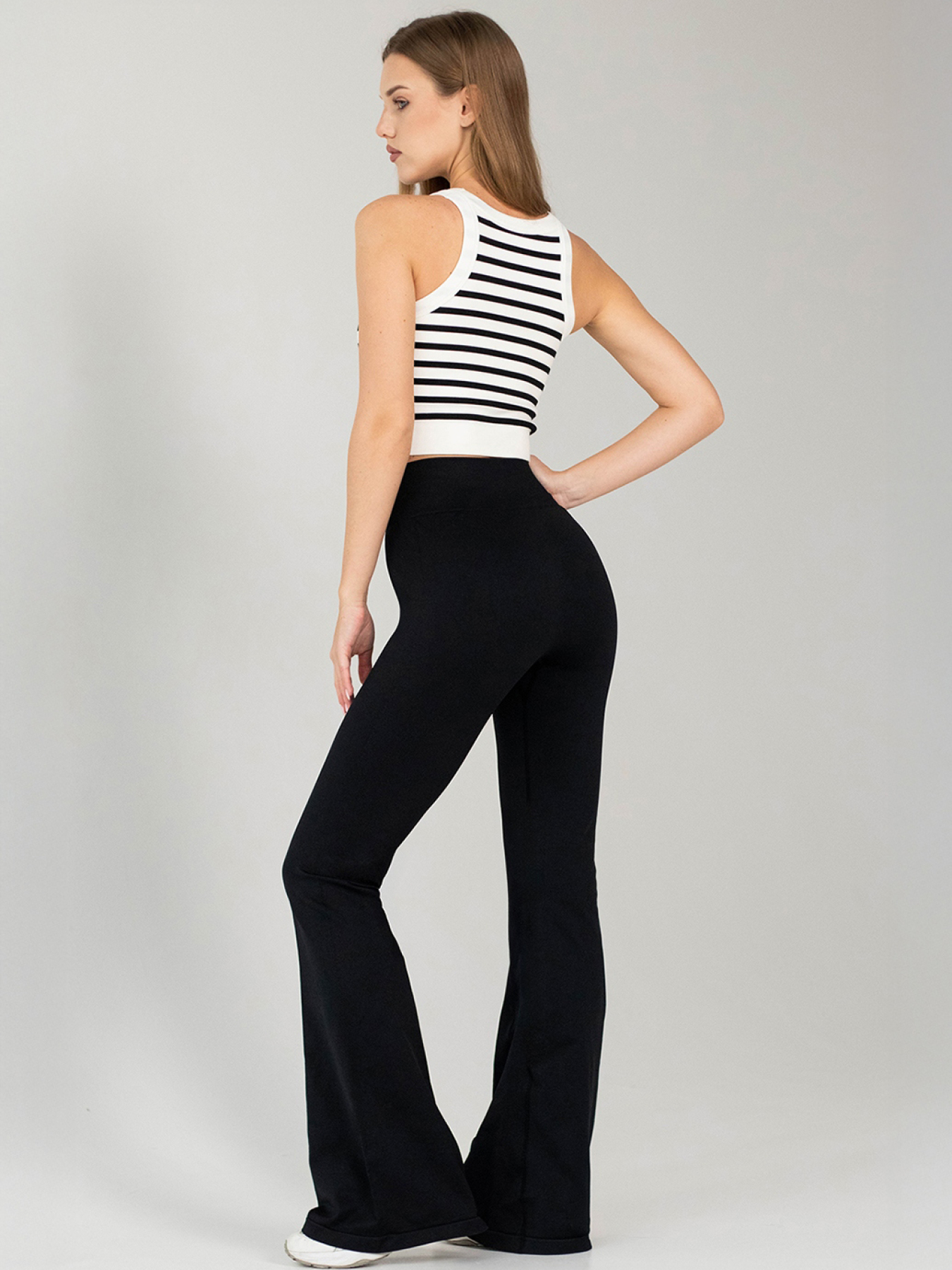 Giulia Женские леггинсы клеш Flexing leggins "Faboluose" XY492 модель UP-00003337 Фото