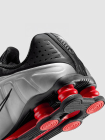 Кросівки повсякденні NIKE Shox R4 модель AR3565-011 Фото