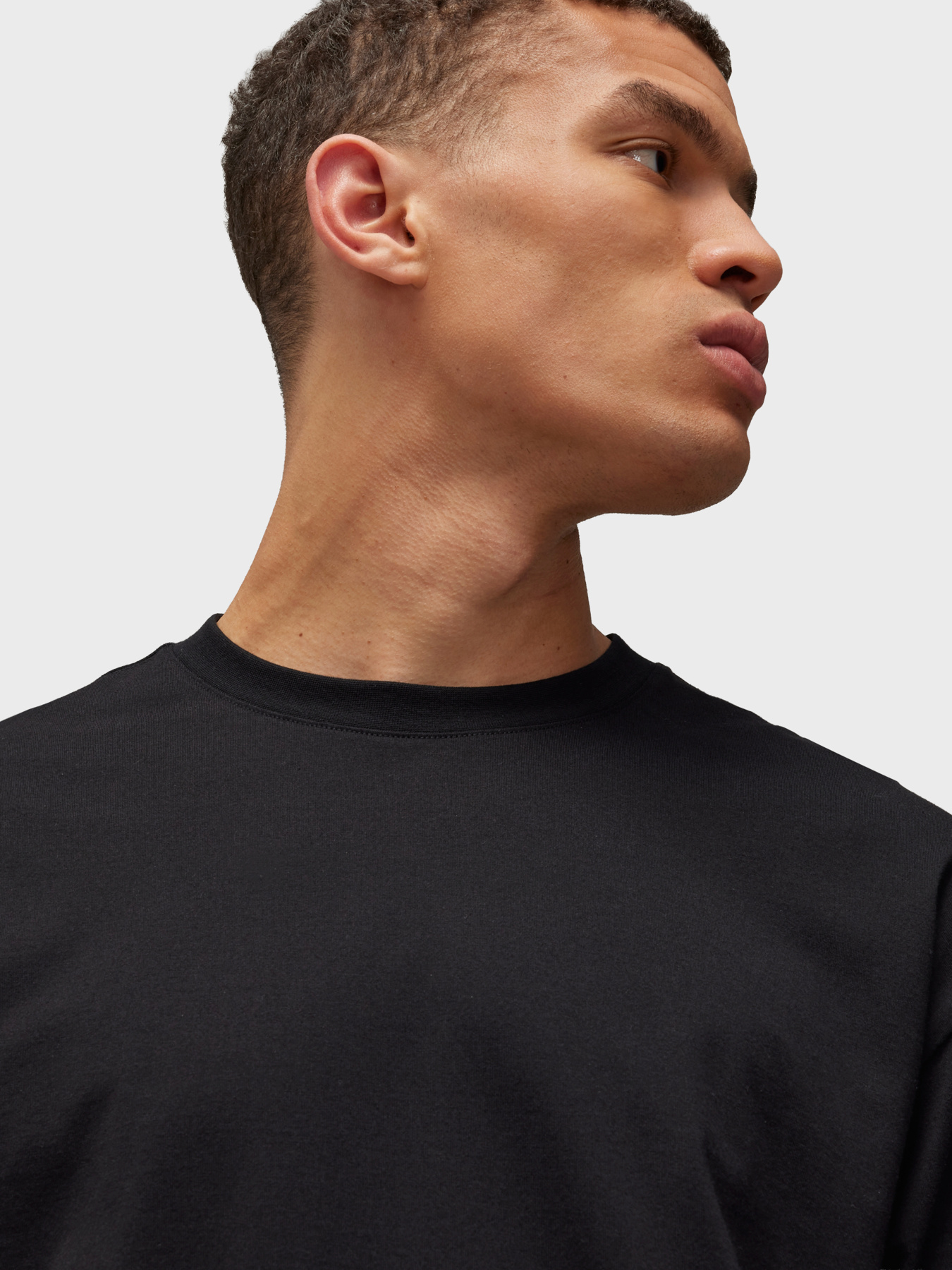 Футболка Adidas модель IW0071 Футболка Adidas модель IW0071 Фото