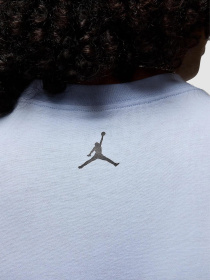 Футболка Jordan Brand Sneaker Patch модель HJ2326-407 Футболка Jordan Brand Sneaker Patch модель HJ2326-407 Фото