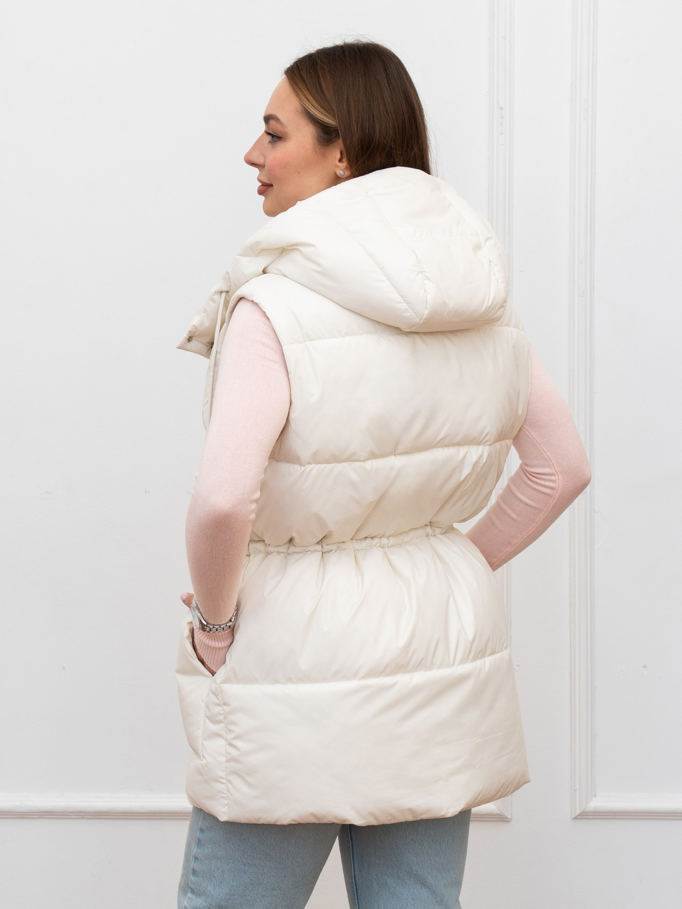 Весенняя женская жилетка удлиненная модель 1155-BM-milk Фото