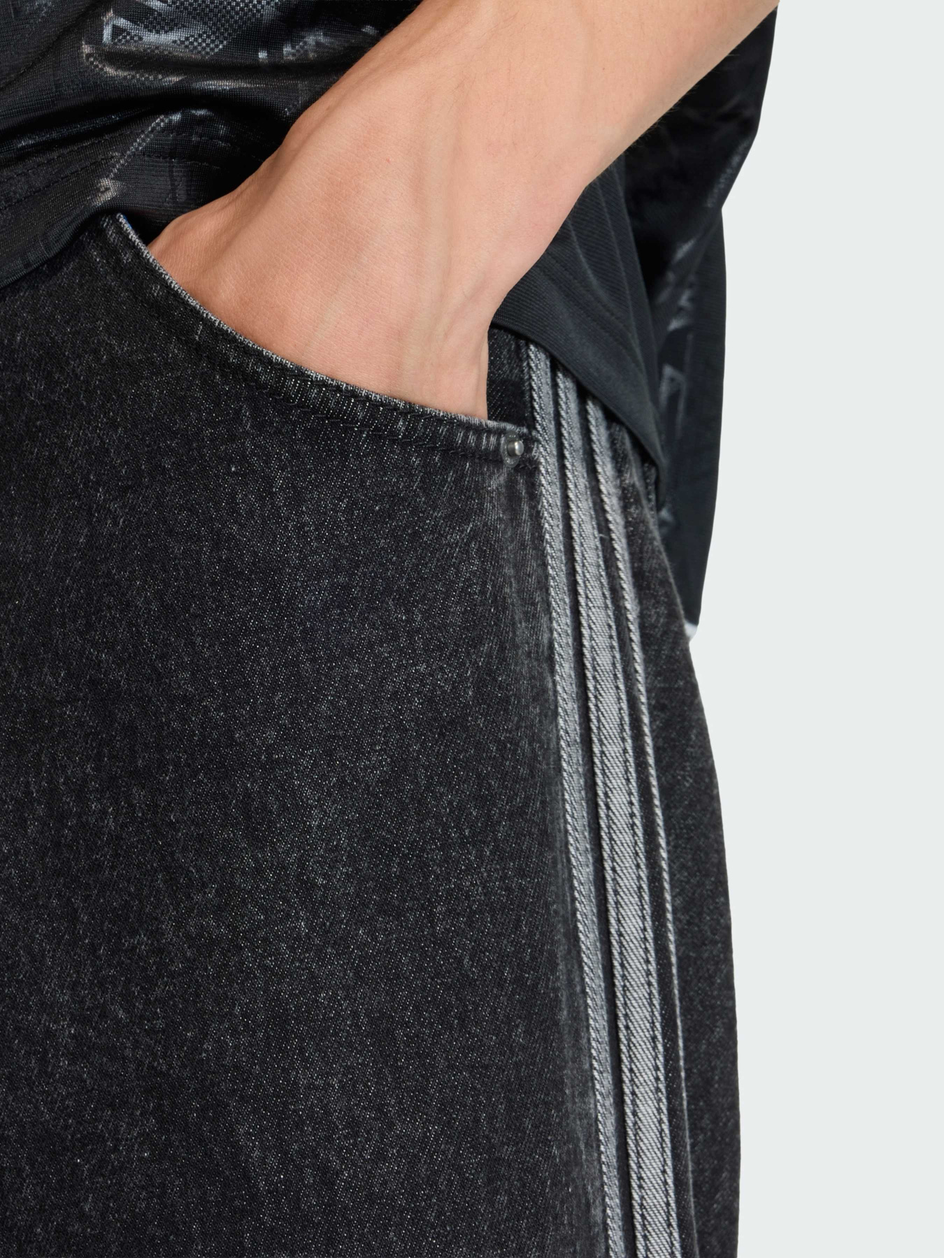 Повсякденні штани Adidas Adicolor модель KD1497 Фото