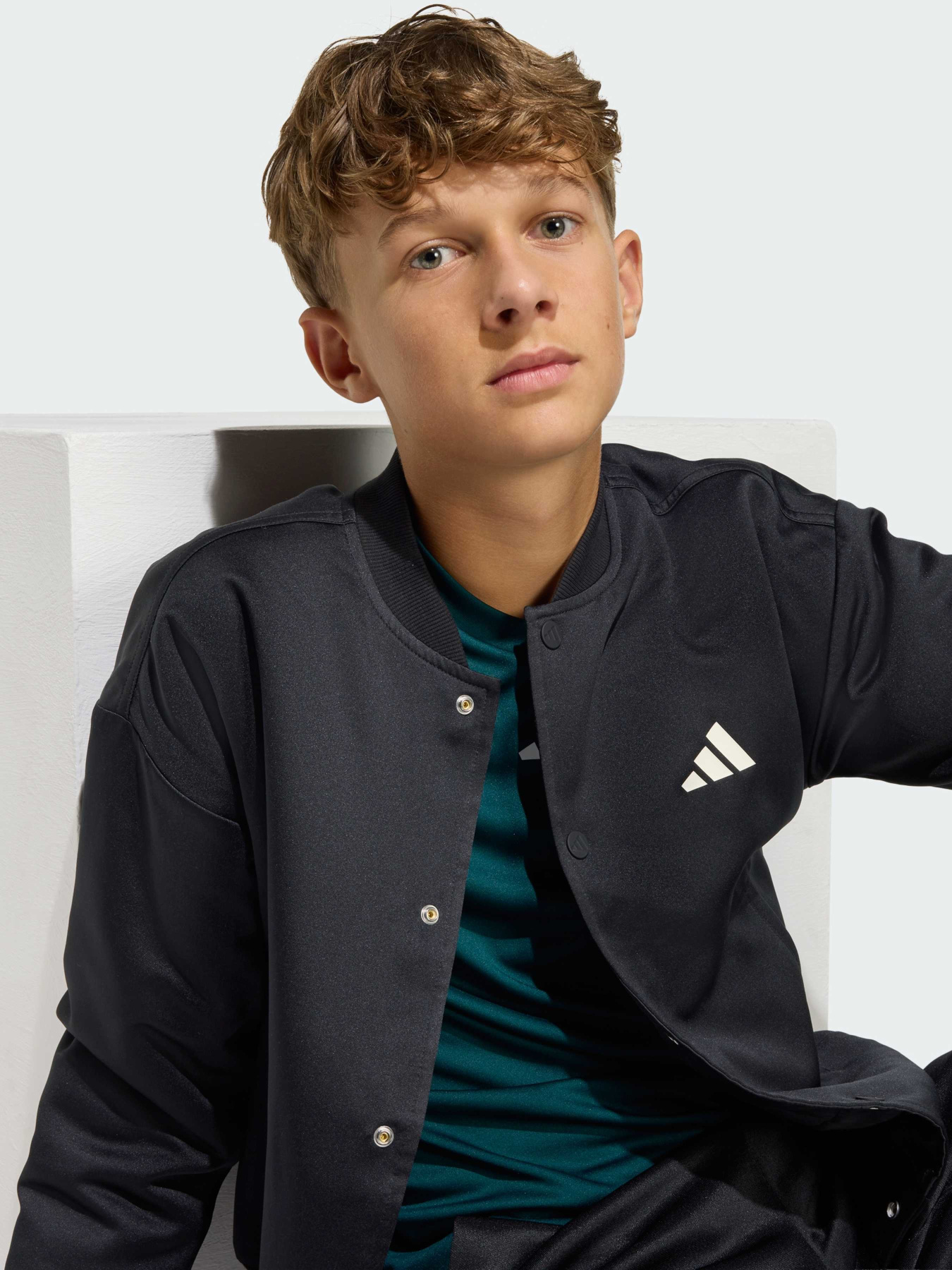 Бомбер Adidas модель KG1000 Бомбер Adidas модель KG1000 Фото