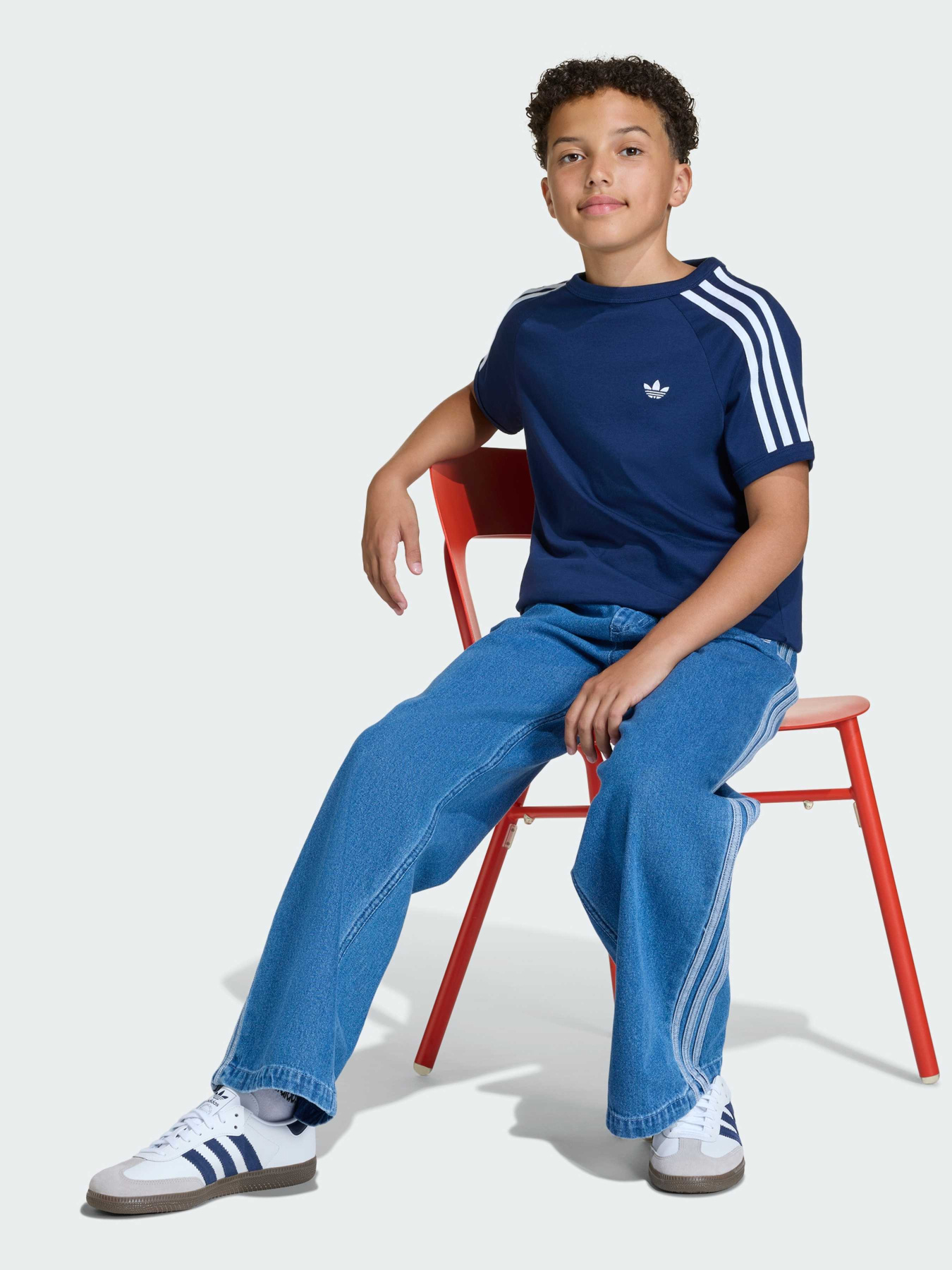 Повседневные штаны Adidas Adicolor модель KE2850 Фото