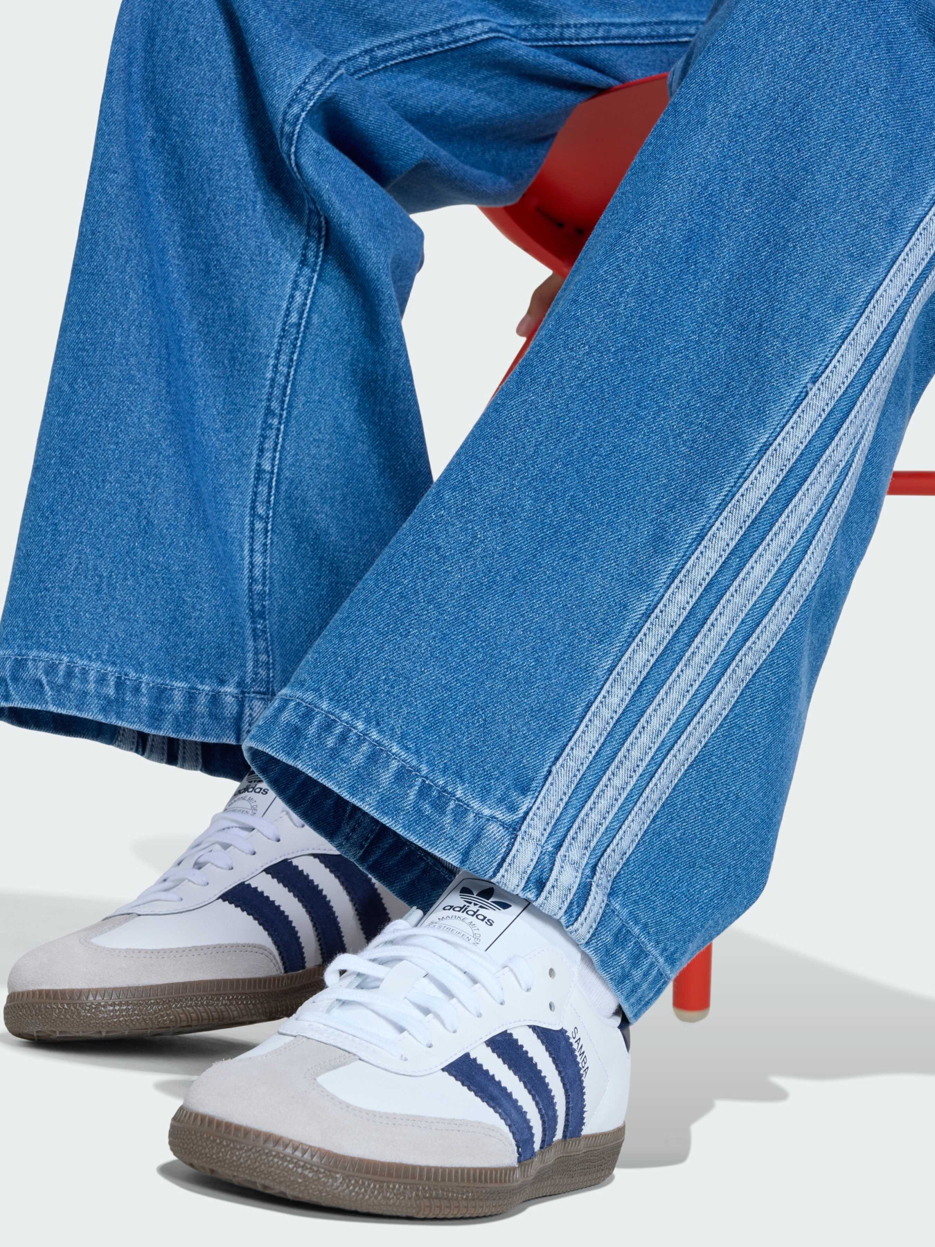 Повседневные штаны Adidas Adicolor модель KE2850 Фото