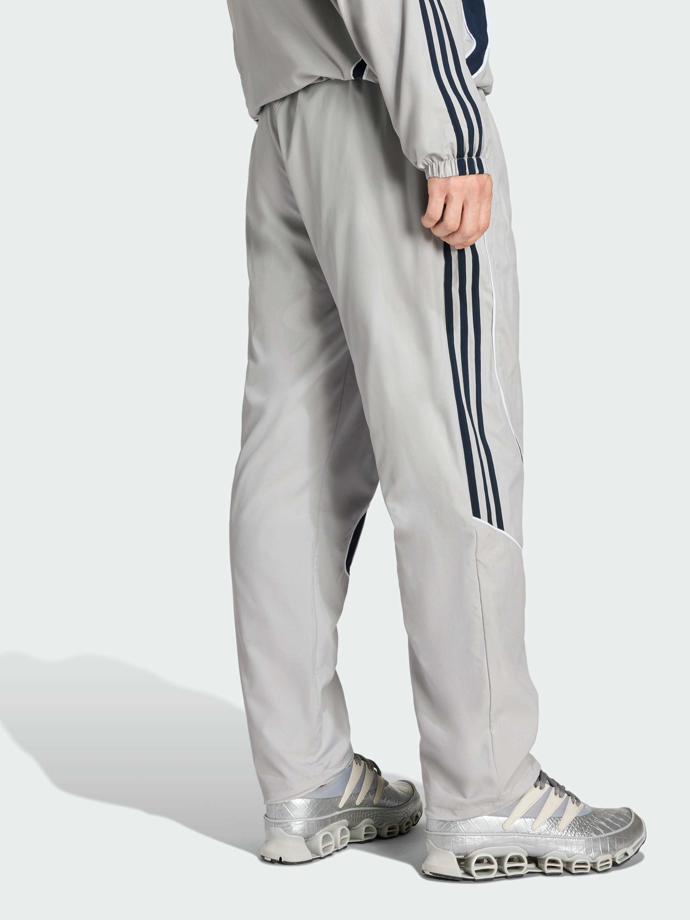 Повсякденні штани Adidas Adicolor модель KD5864 Повсякденні штани Adidas Adicolor модель KD5864 Фото