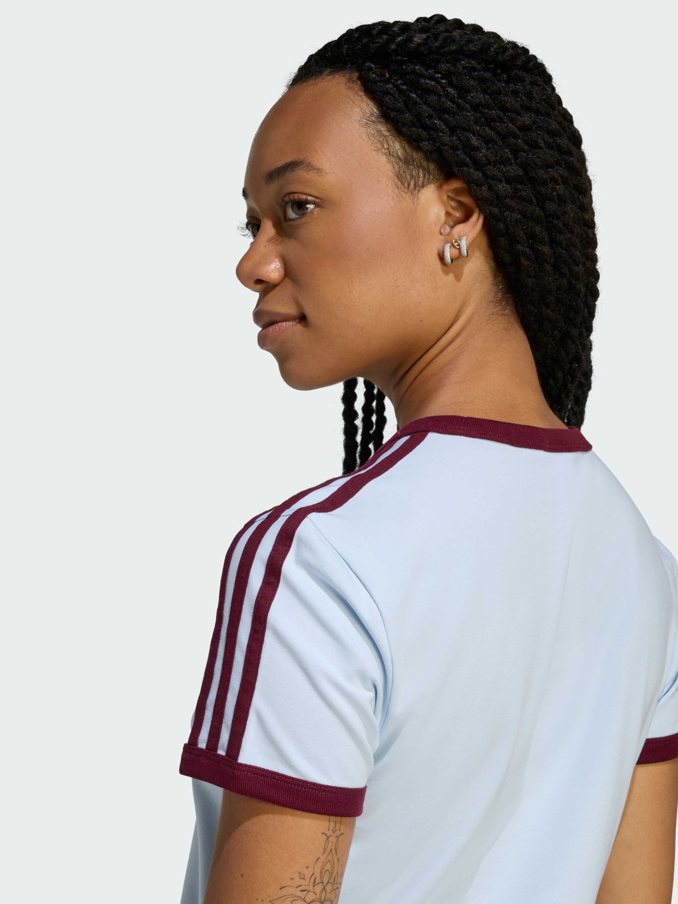 Платье-футболка Adidas Adicolor модель KD3694 Платье-футболка Adidas Adicolor модель KD3694 Фото