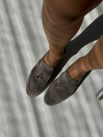 Лоферы из натуральной замши на кожаной стельке узкая перемычка/замок и кольцо Моко серый (154/хилари2) модель P_207780-S39_207810 Фото