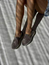 Лоферы из натуральной замши на кожаной стельке узкая перемычка/замок и кольцо Моко серый (154/хилари2) модель P_207780-S39_207810 Фото