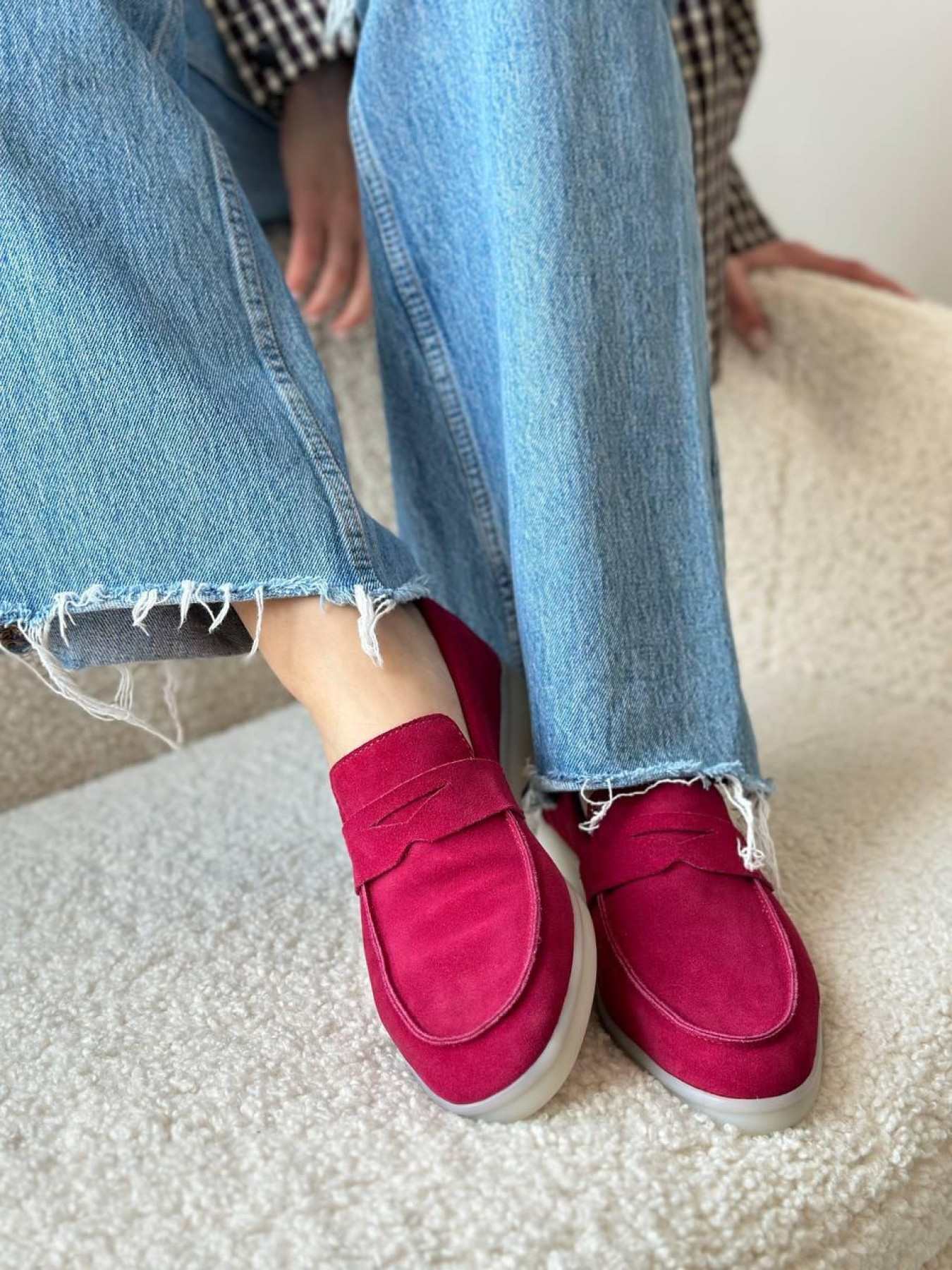 Лоферы из натуральной замши на кожаной стельке фигурная перемычка Вишня (154-20/Хилари2) модель P_149745-S38_152769 Фото