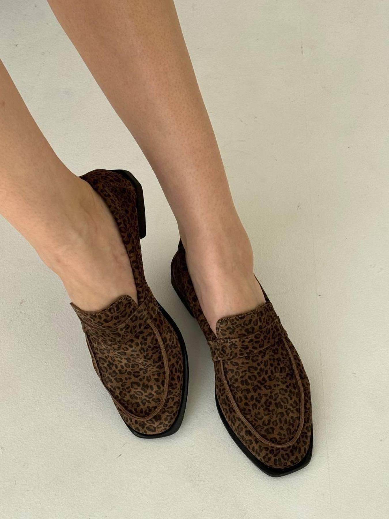 Лоферы из натуральной замши на кожаной стельке прямая перемычка Леопард (154/Хиллари4) модель P_183121-S36_183145 Фото