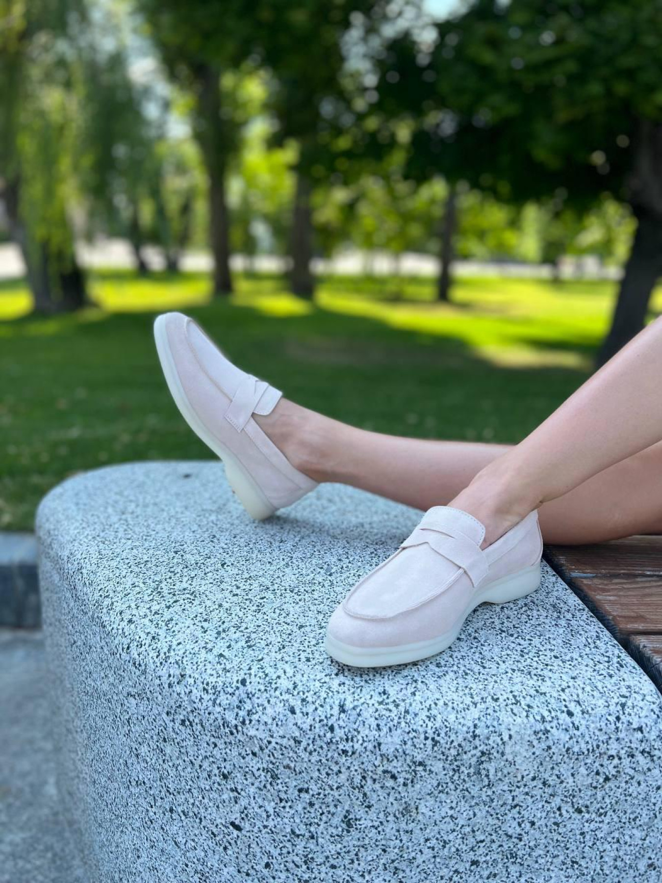 Лоферы из натуральной замши на кожаной стельке фигурная перемычка Пудра (154-9/1056) модель P_183442-S39_185385 Фото