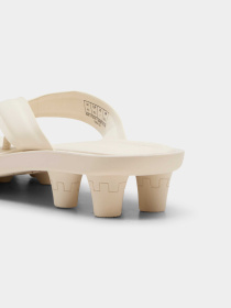 В'єтнамки PUMA x Fenty Cat Cleat L модель 404770 В'єтнамки PUMA x Fenty Cat Cleat L модель 404770 Фото