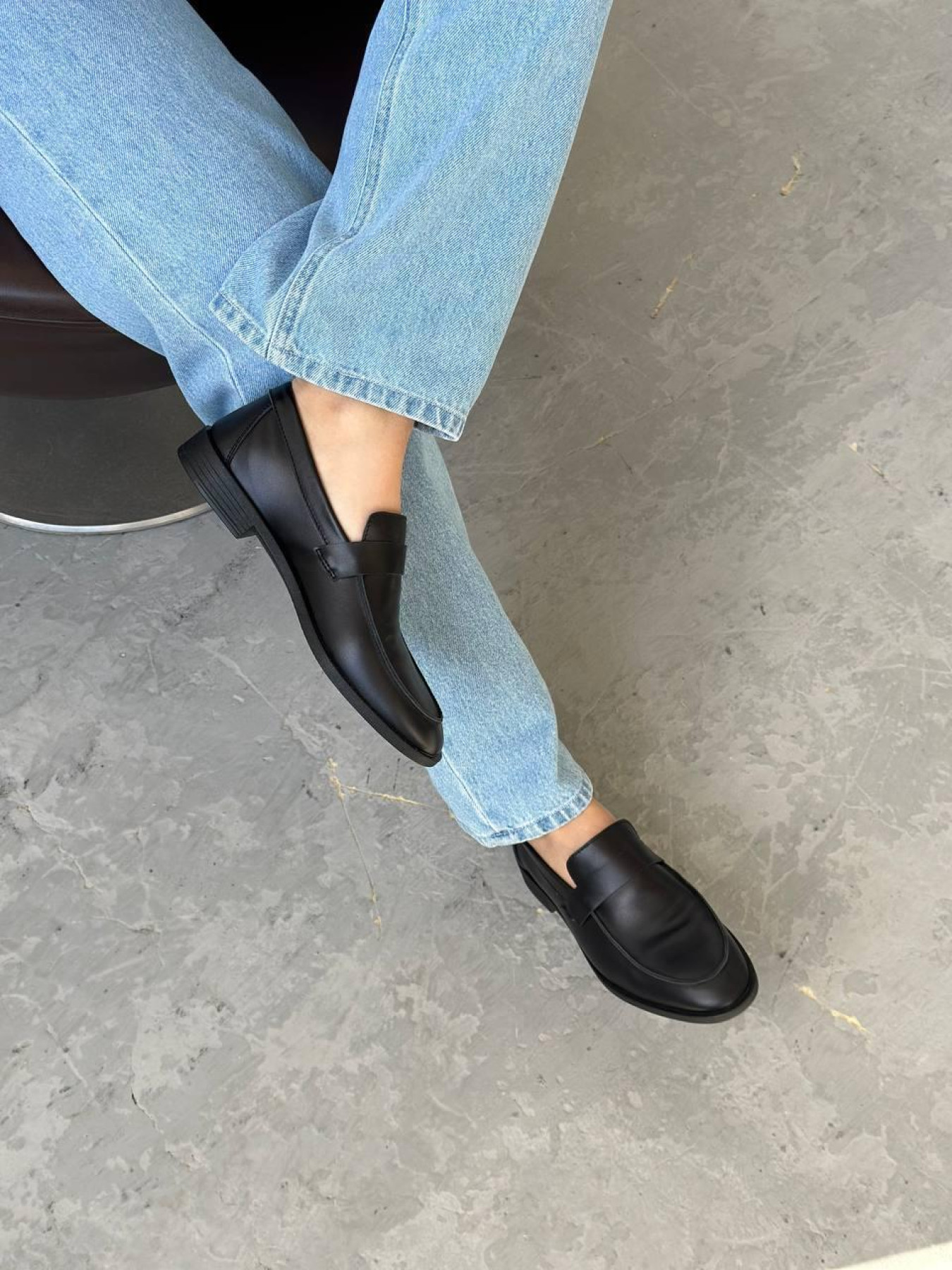 Лоферы из натуральной гладкой кожи с прямой перемычкой Черные (154/1056/0133) модель P_150017-S38_218434 Фото