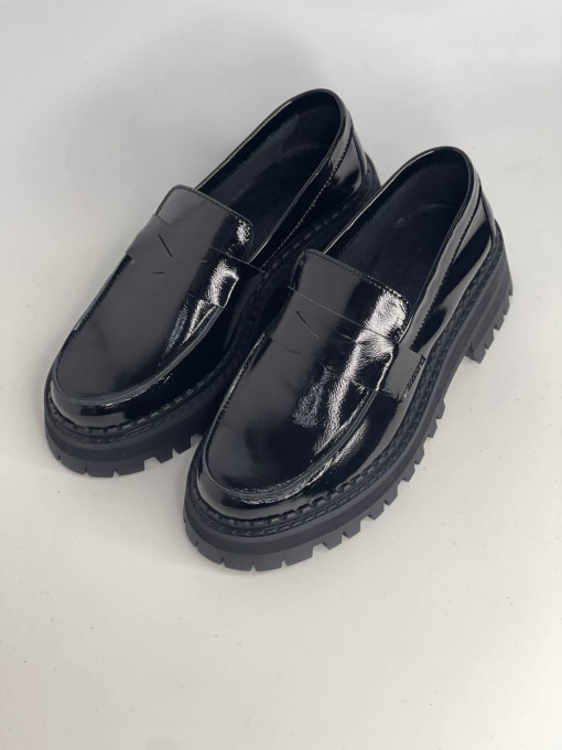 Лоферы из натуральной лаковой кожи с фигурной перемычкой Черные ( 154.astra38w.2) модель P_147901-S37_153346 Фото