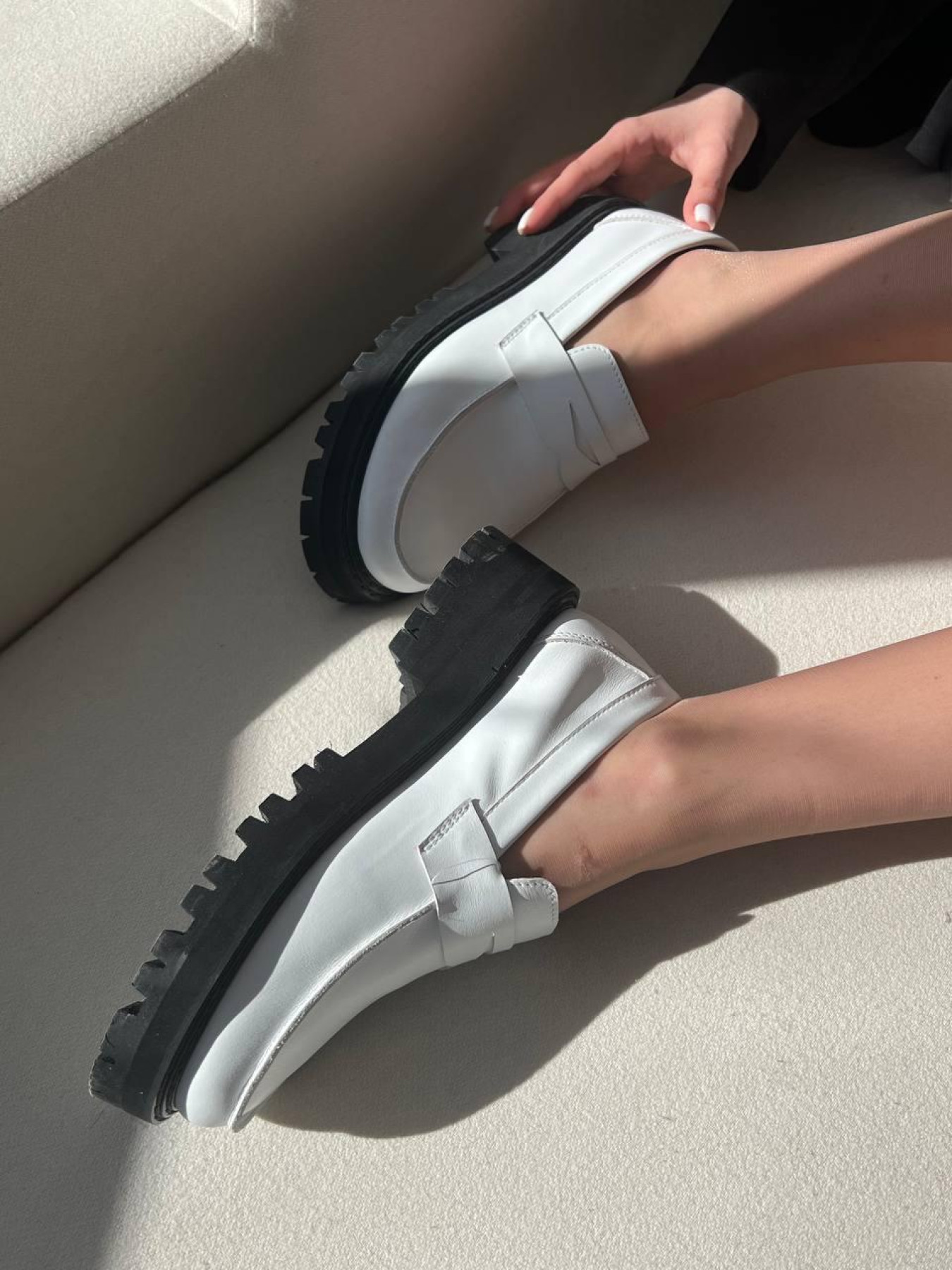 Лоферы из натуральной гладкой кожи с фигурной перемычкой Белые (154/Astra38W266) модель P_138848-S37_138855 Фото