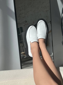 Лоферы из натуральной гладкой кожи с фигурной перемычкой Белые (154/Astra38W266) модель P_138848-S37_138855 Фото