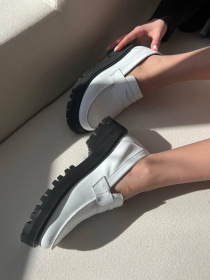 Лоферы из натуральной гладкой кожи с фигурной перемычкой Белые (154/Astra38W266) модель P_138848-S37_138855 Фото