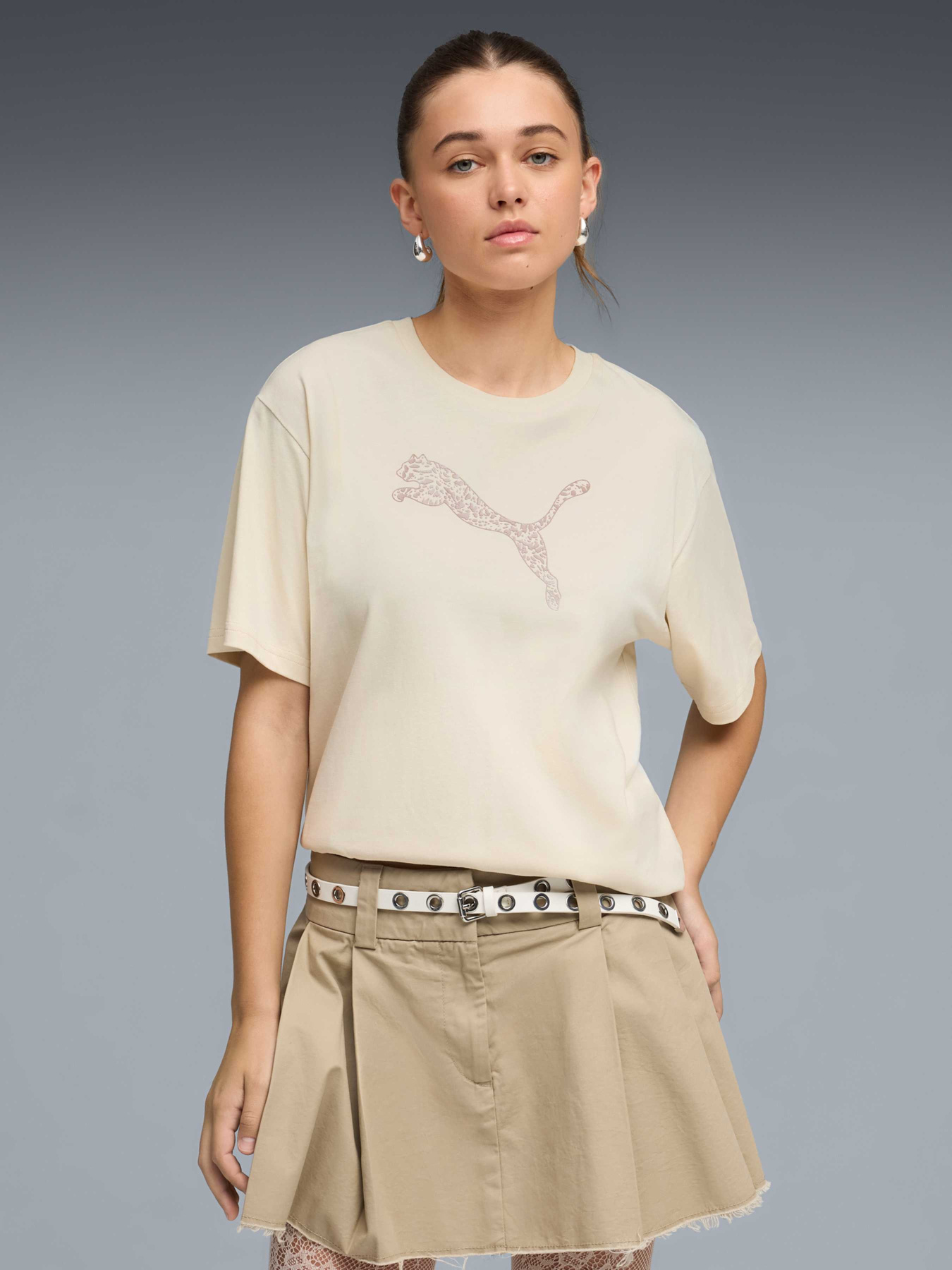 Футболка PUMA Her Graphic Relaxed Tee модель 691884 Футболка PUMA Her Graphic Relaxed Tee модель 691884 Фото