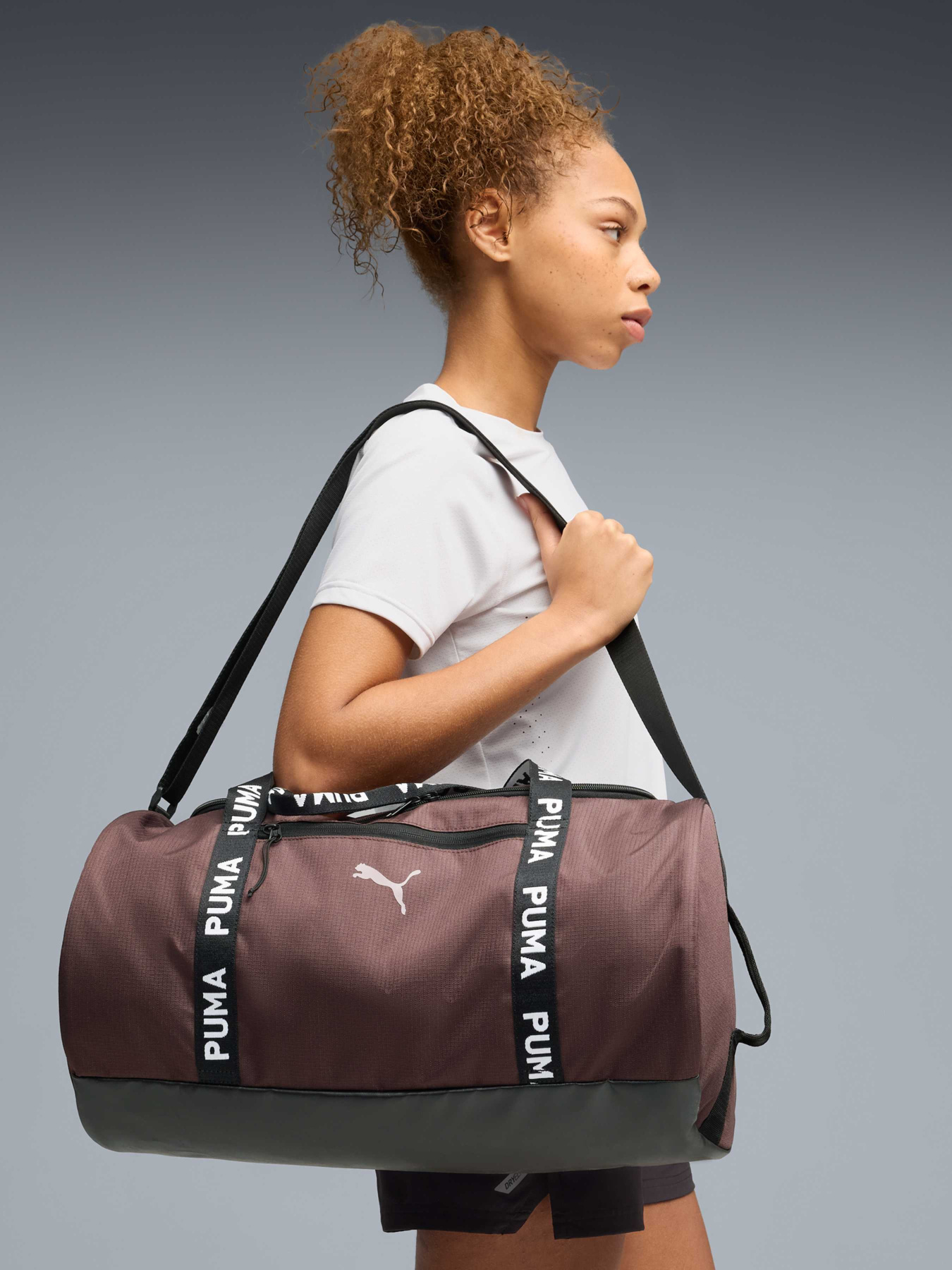 Сумка Essentials Training 28.5L Barrel Bag модель 091849 Фото