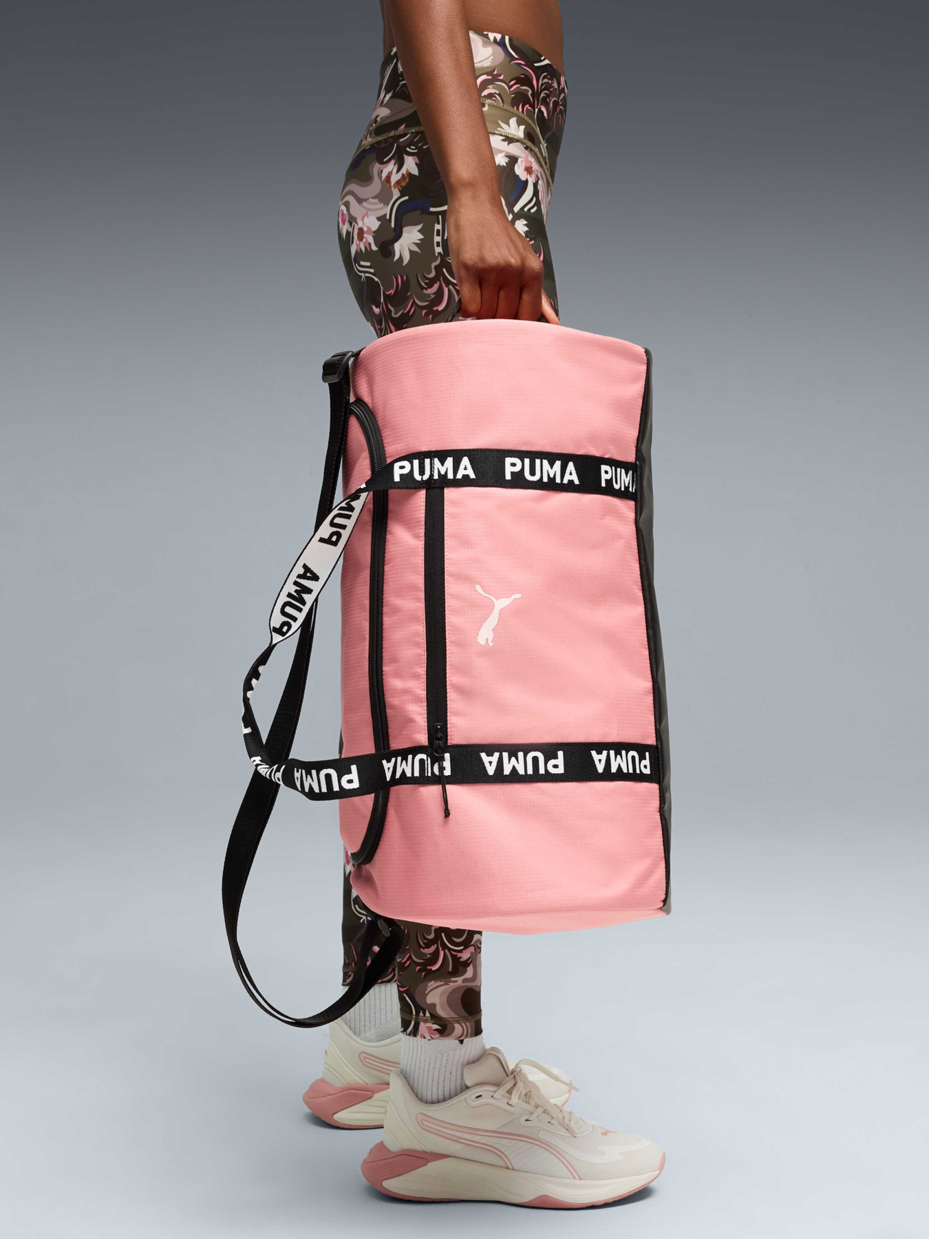 Сумка Essentials Training 28.5L Barrel Bag модель 091849 Фото