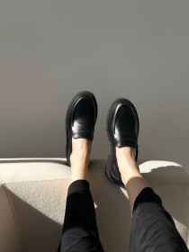 Лоферы из натуральной гладкой кожи с фигурной перемычкой Черные (154.astra38w266) модель P_147574-S37_147918 Фото