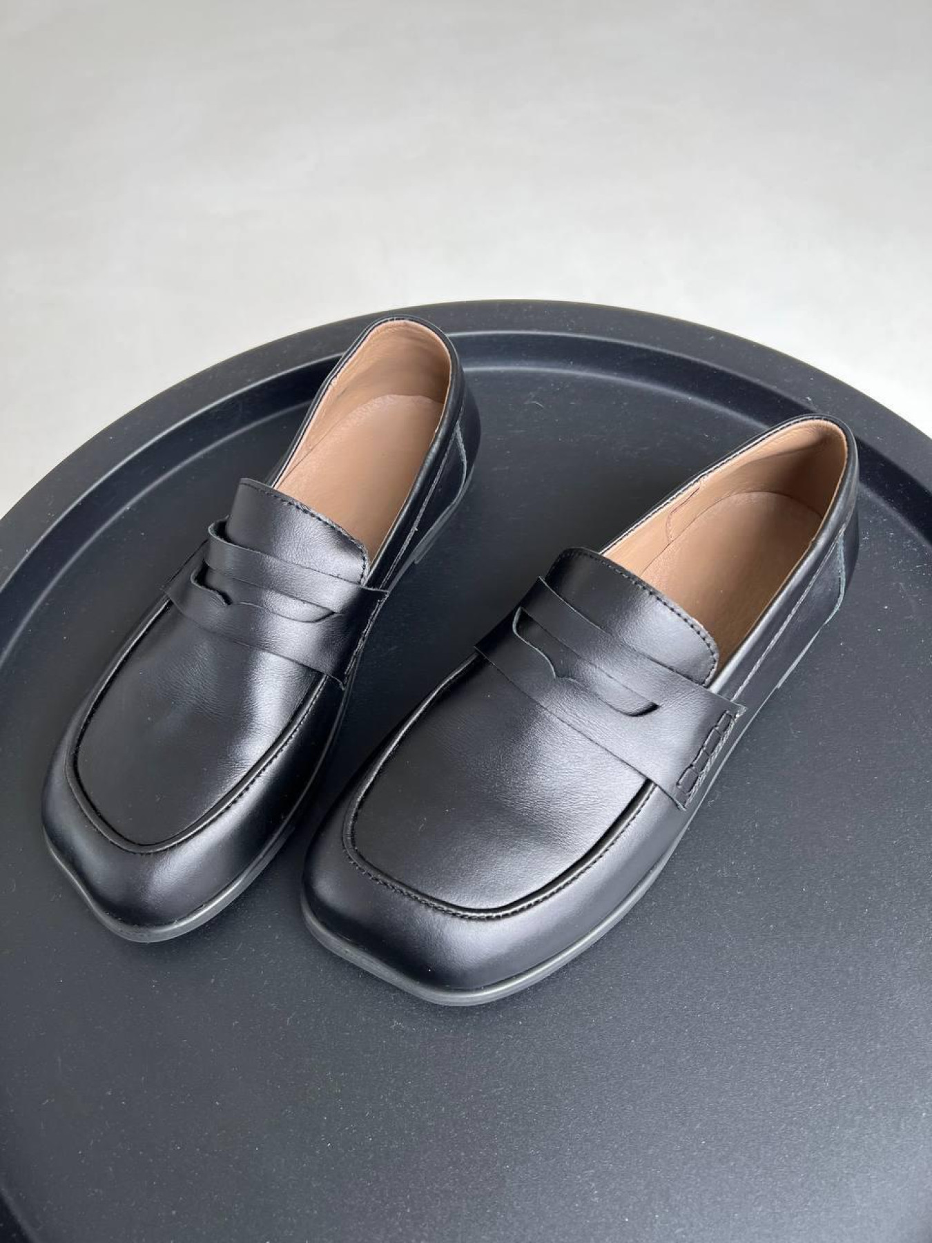 Лоферы из натуральной гладкой кожи на подошве Сталекс Черные (128/0582) модель P_232980-S37_234588 Фото