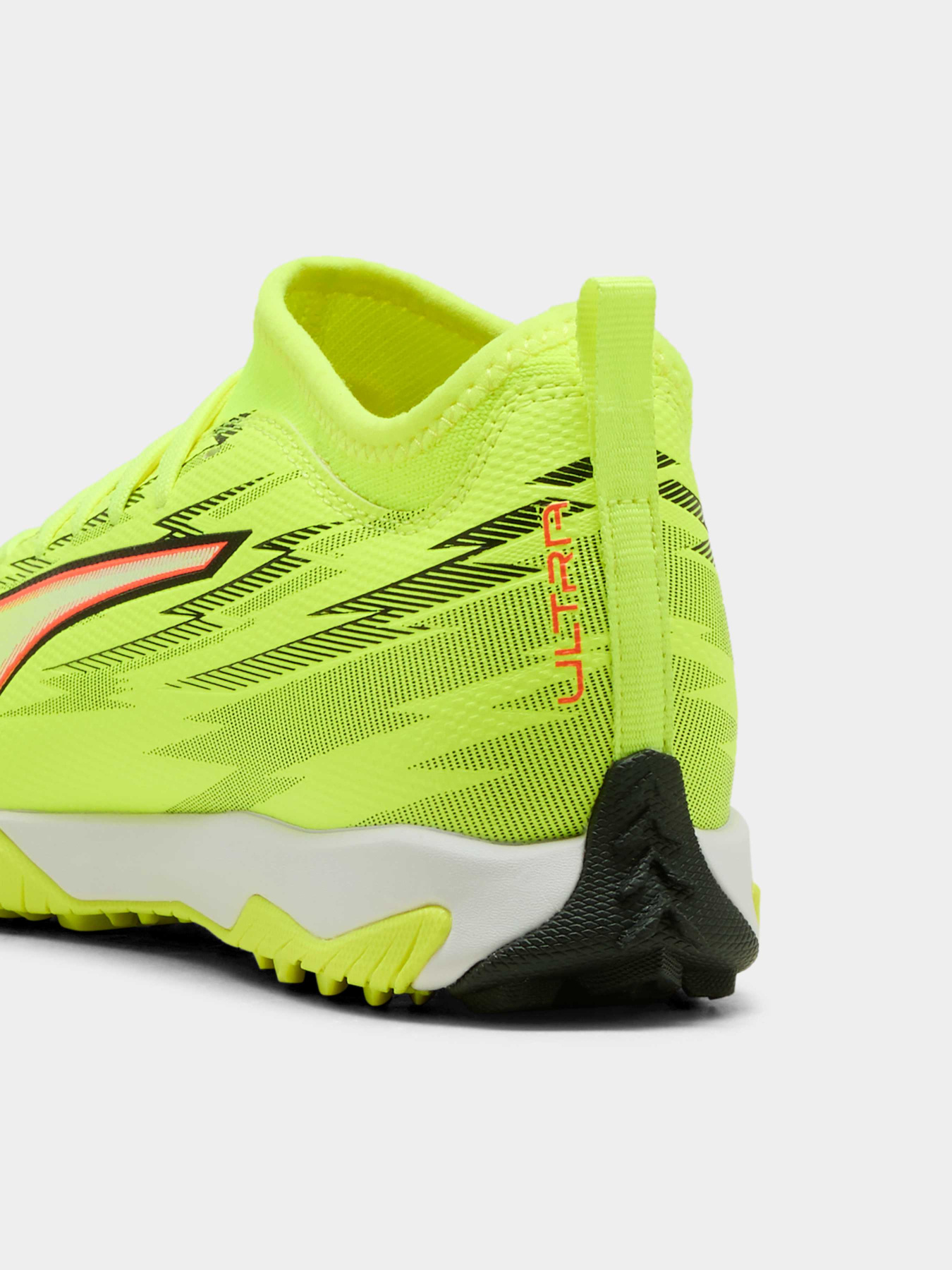 Бутси PUMA Ultra 6 Match Tt + Mid Jr модель 108976 Фото