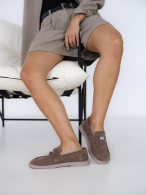 Лофери з натуральної замші з фурнітурою ґудзик срібло Капучино (256) модель P_226552-S36_226552 Фото